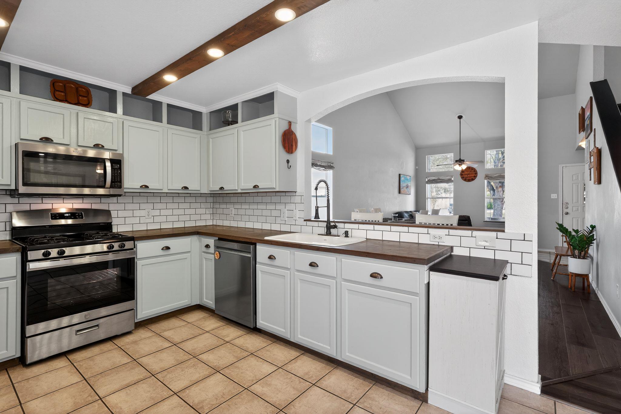 748 Bills Cir, Bastrop, TX 78602