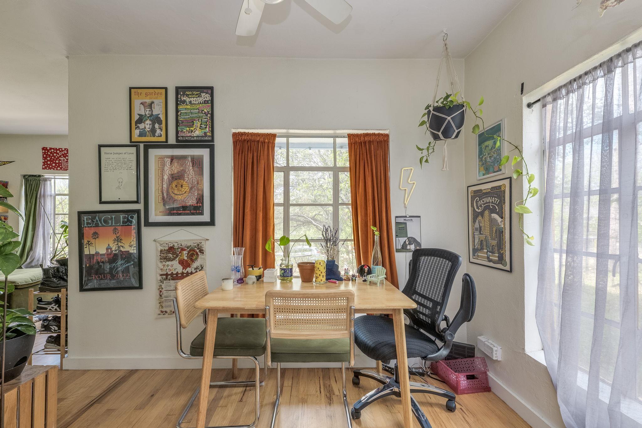 1402 Ashwood Rd, Austin, TX 78722