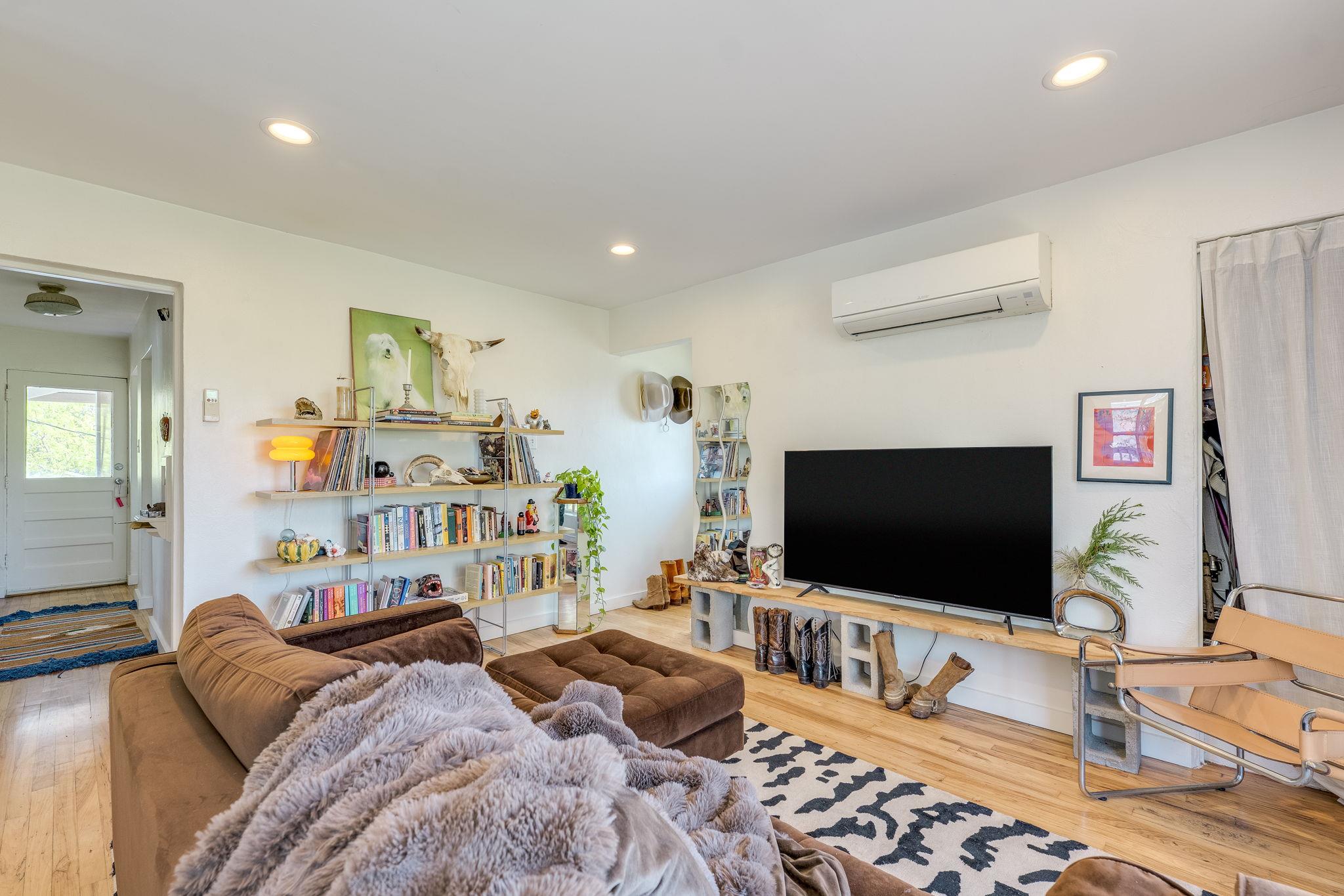 1402 Ashwood Rd, Austin, TX 78722