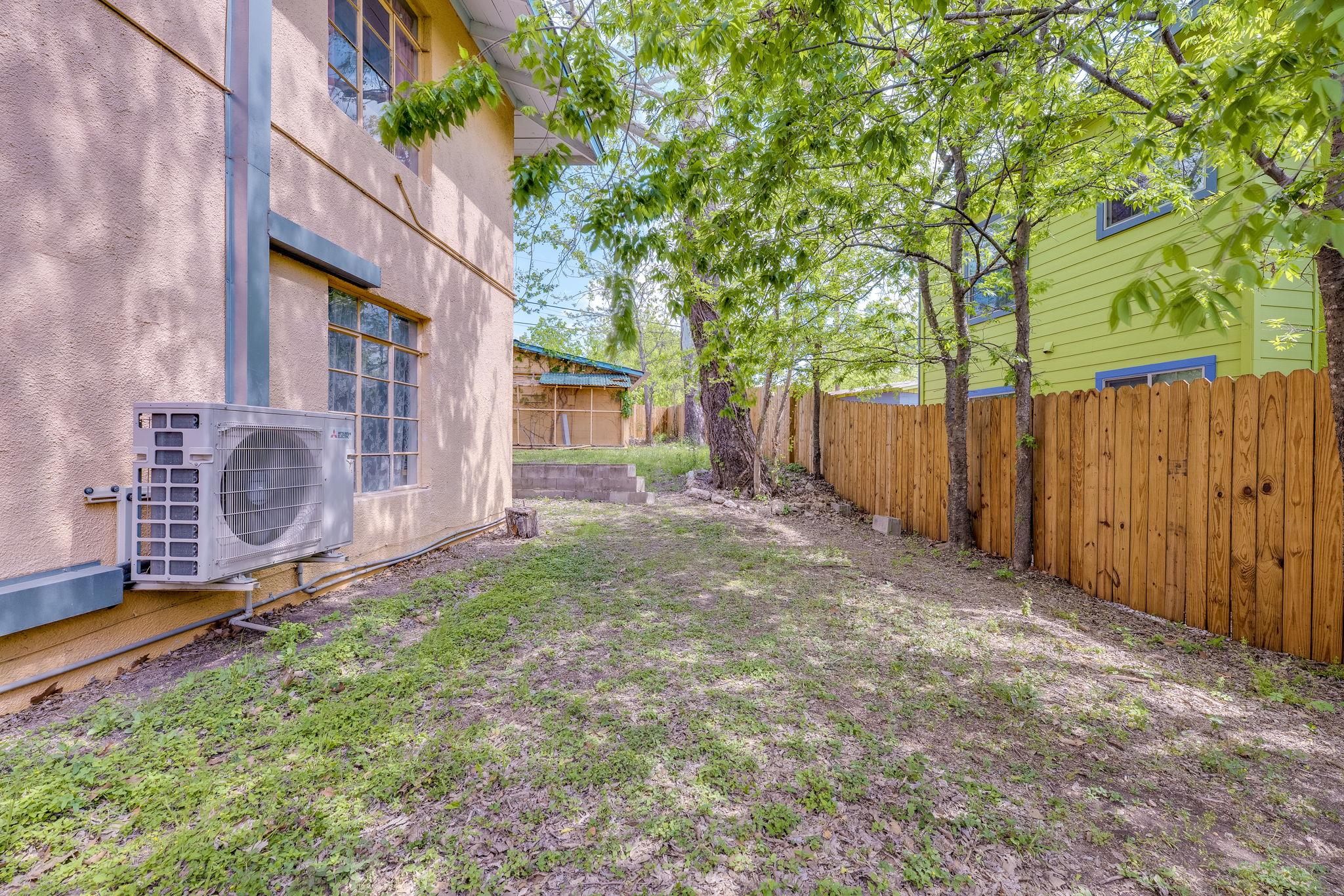 1402 Ashwood Rd, Austin, TX 78722