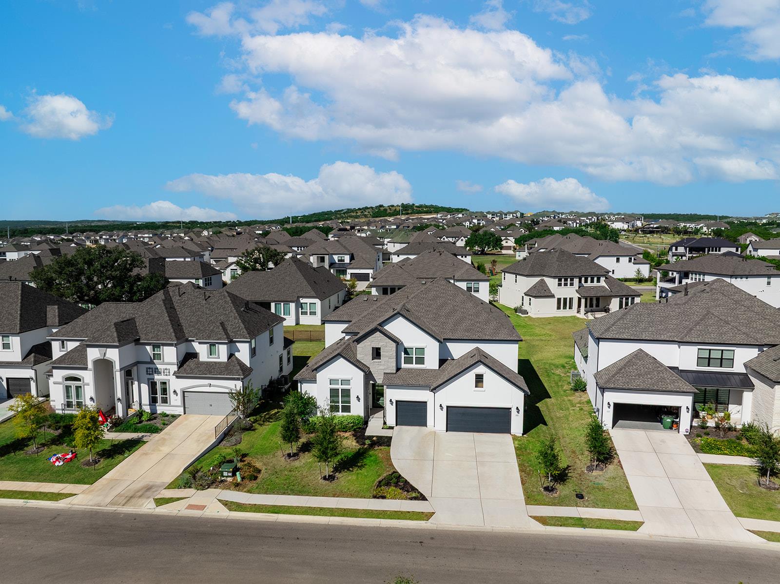 2217 Sondrio Bnd, Leander, TX 78641