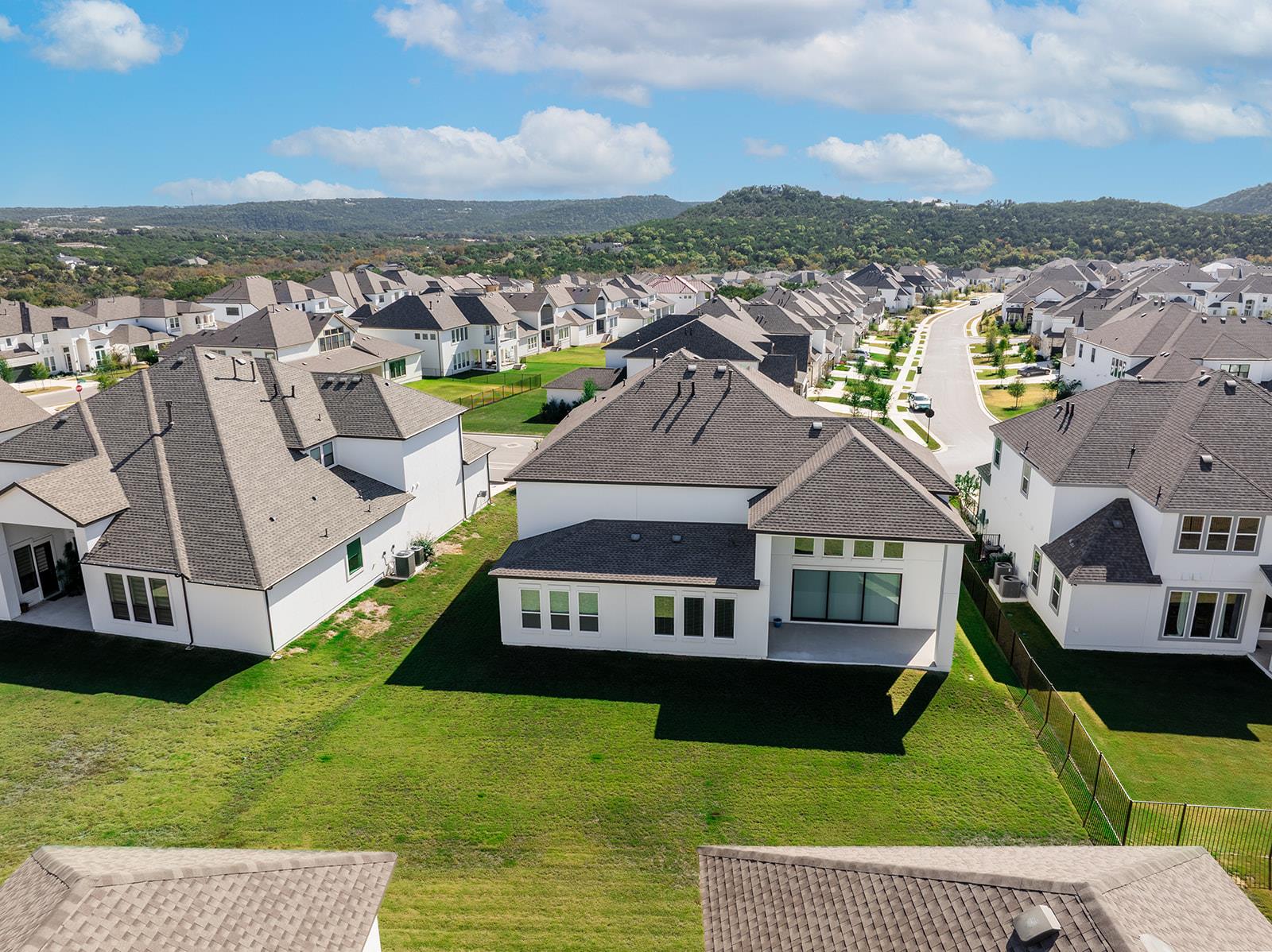 2217 Sondrio Bnd, Leander, TX 78641