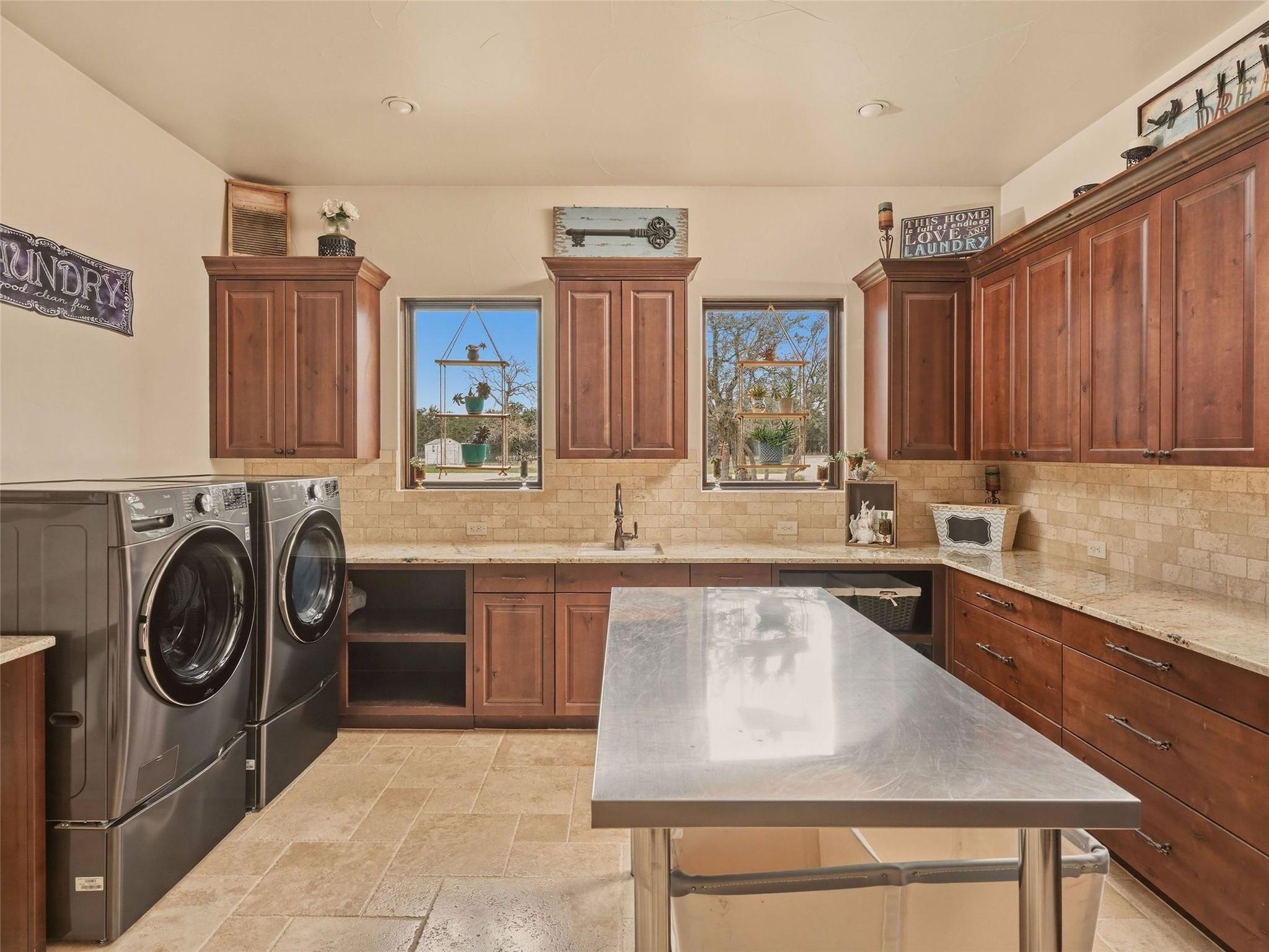 600 County Road 257, Liberty Hill, TX 78642