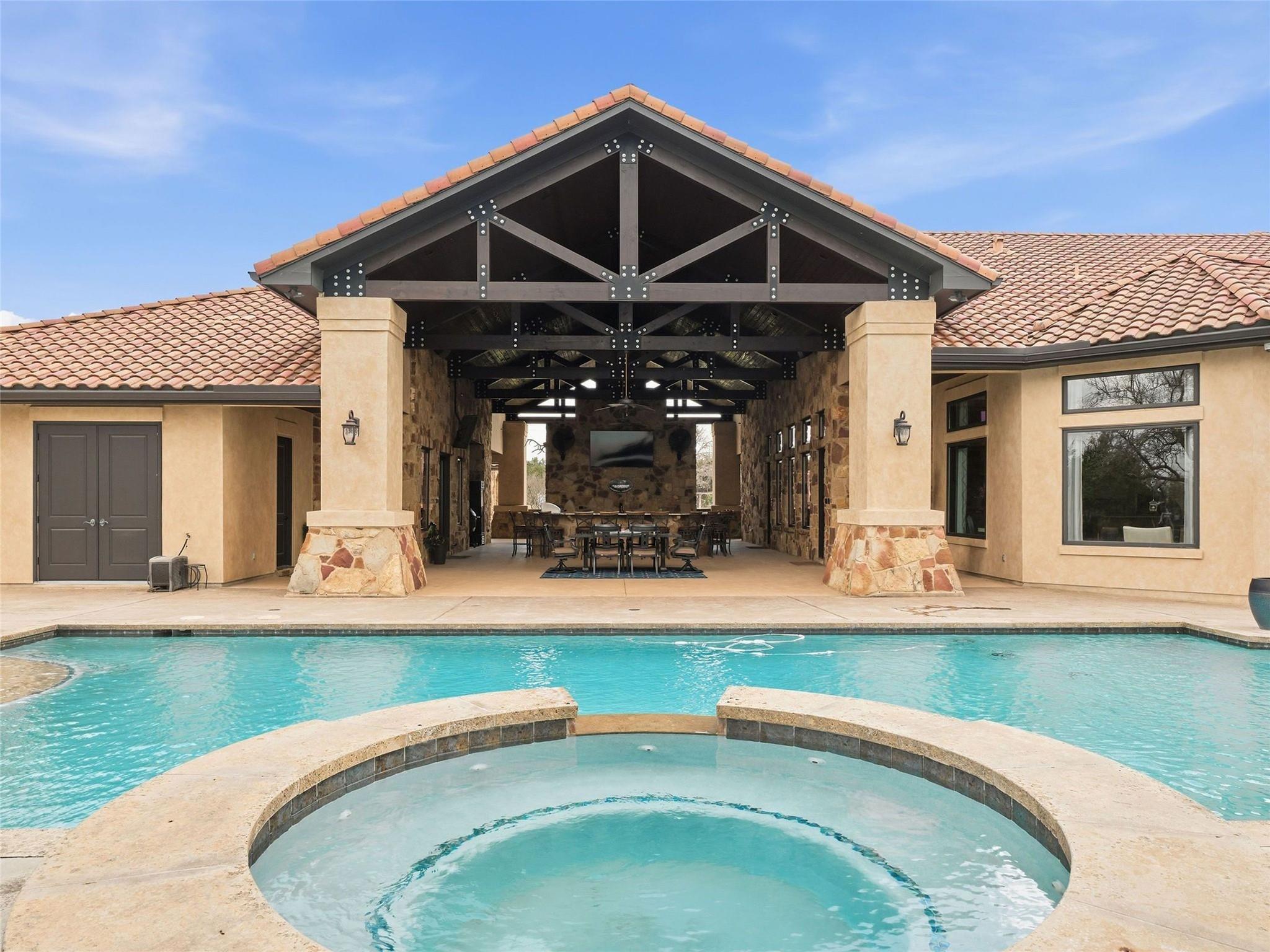 600 County Road 257, Liberty Hill, TX 78642