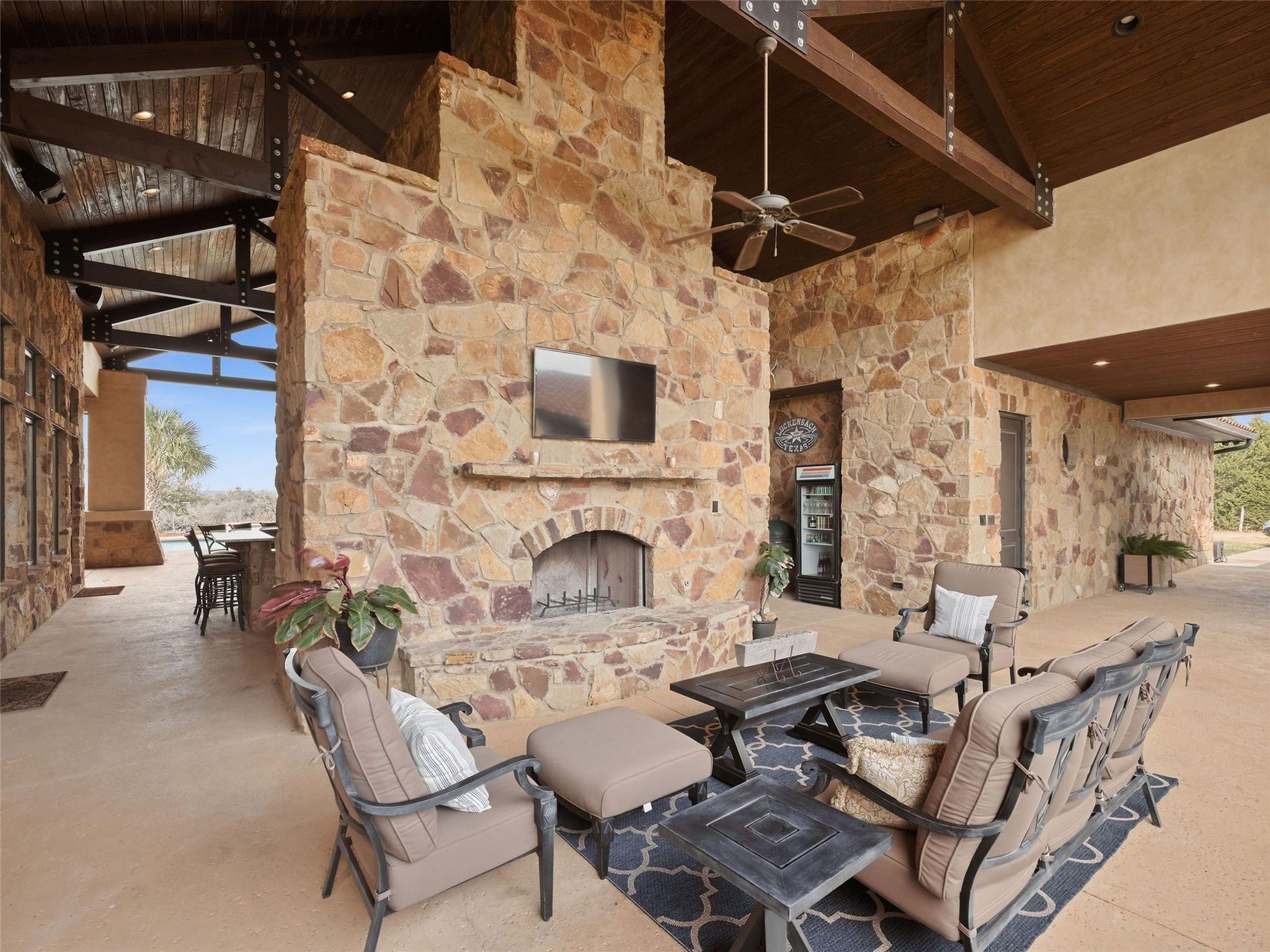 600 County Road 257, Liberty Hill, TX 78642