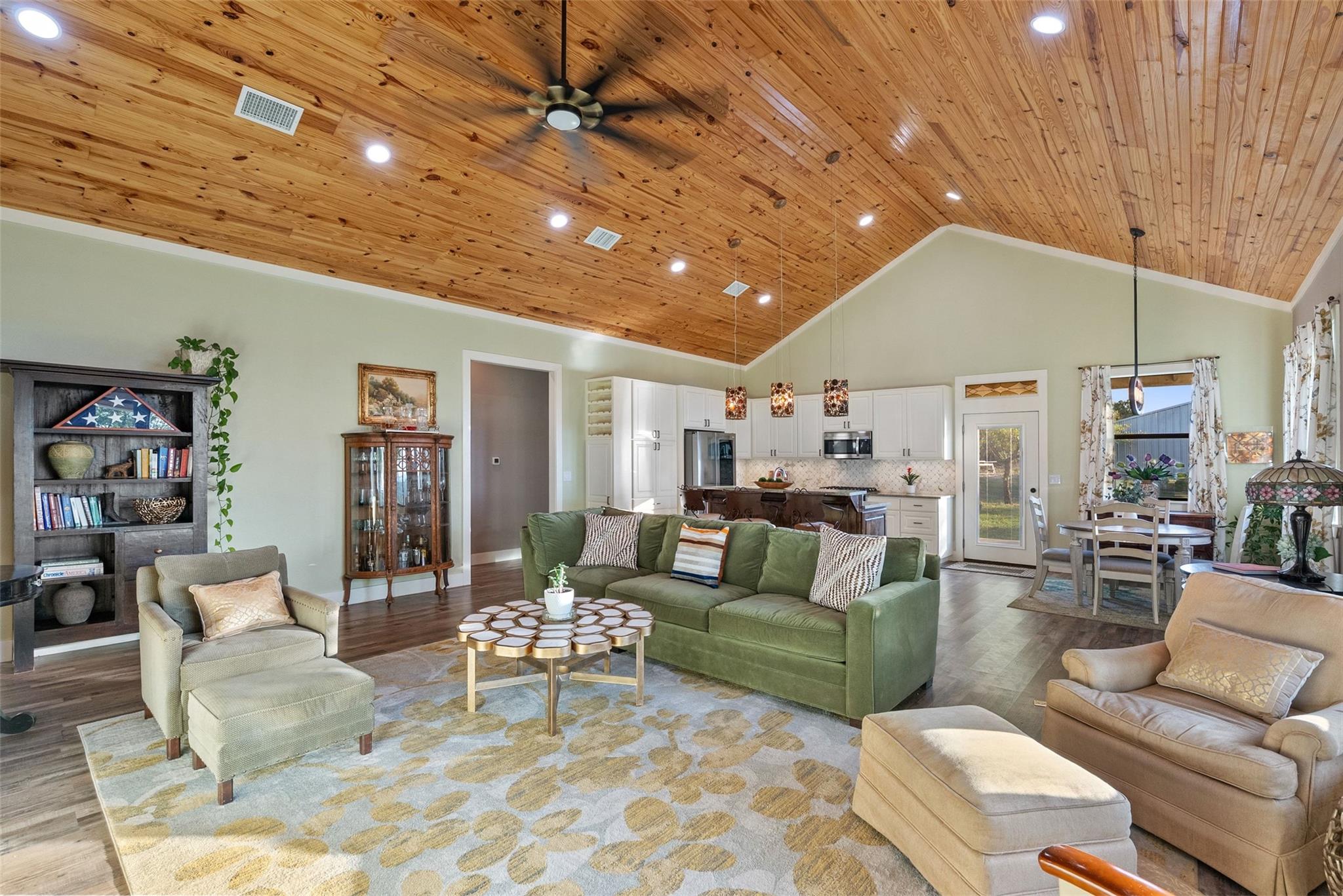 2025 Cripple Creek Stage Rd, Dripping Springs, TX 78620