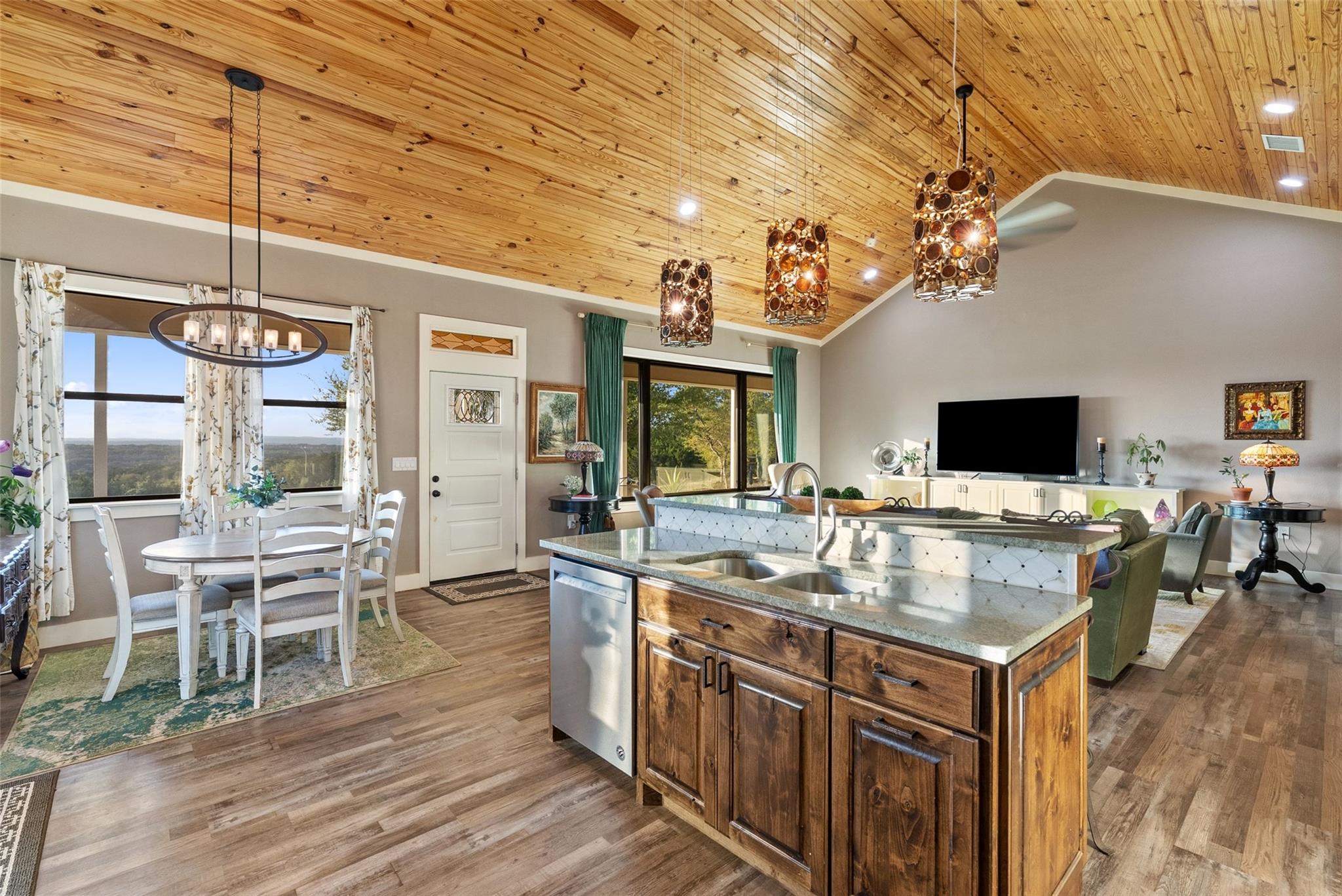 2025 Cripple Creek Stage Rd, Dripping Springs, TX 78620