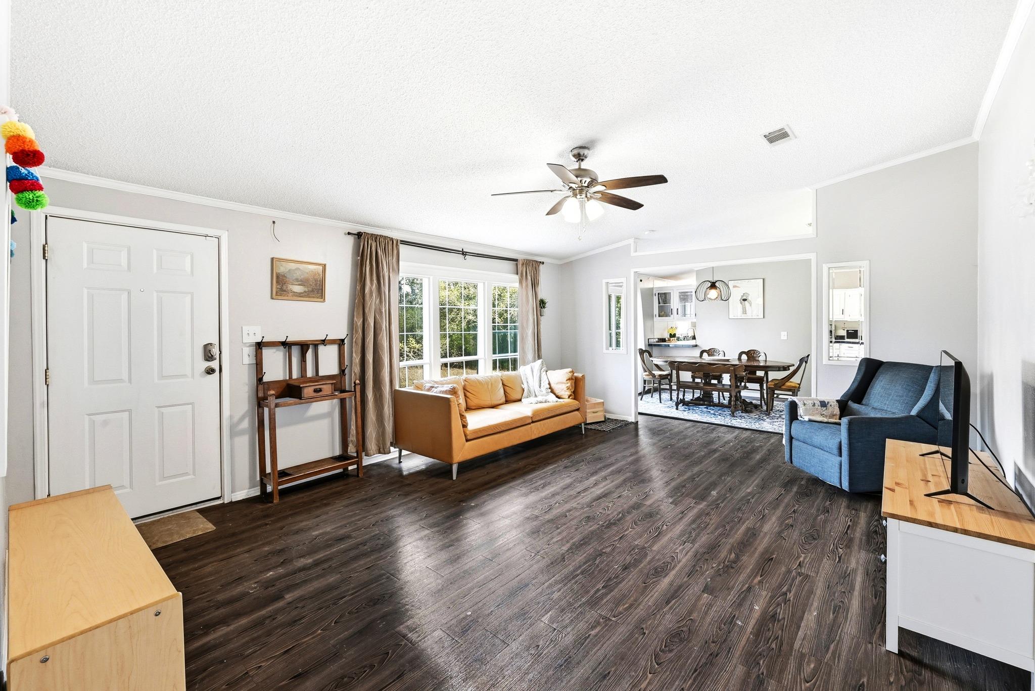 159 Farris Ln, Smithville, TX 78957