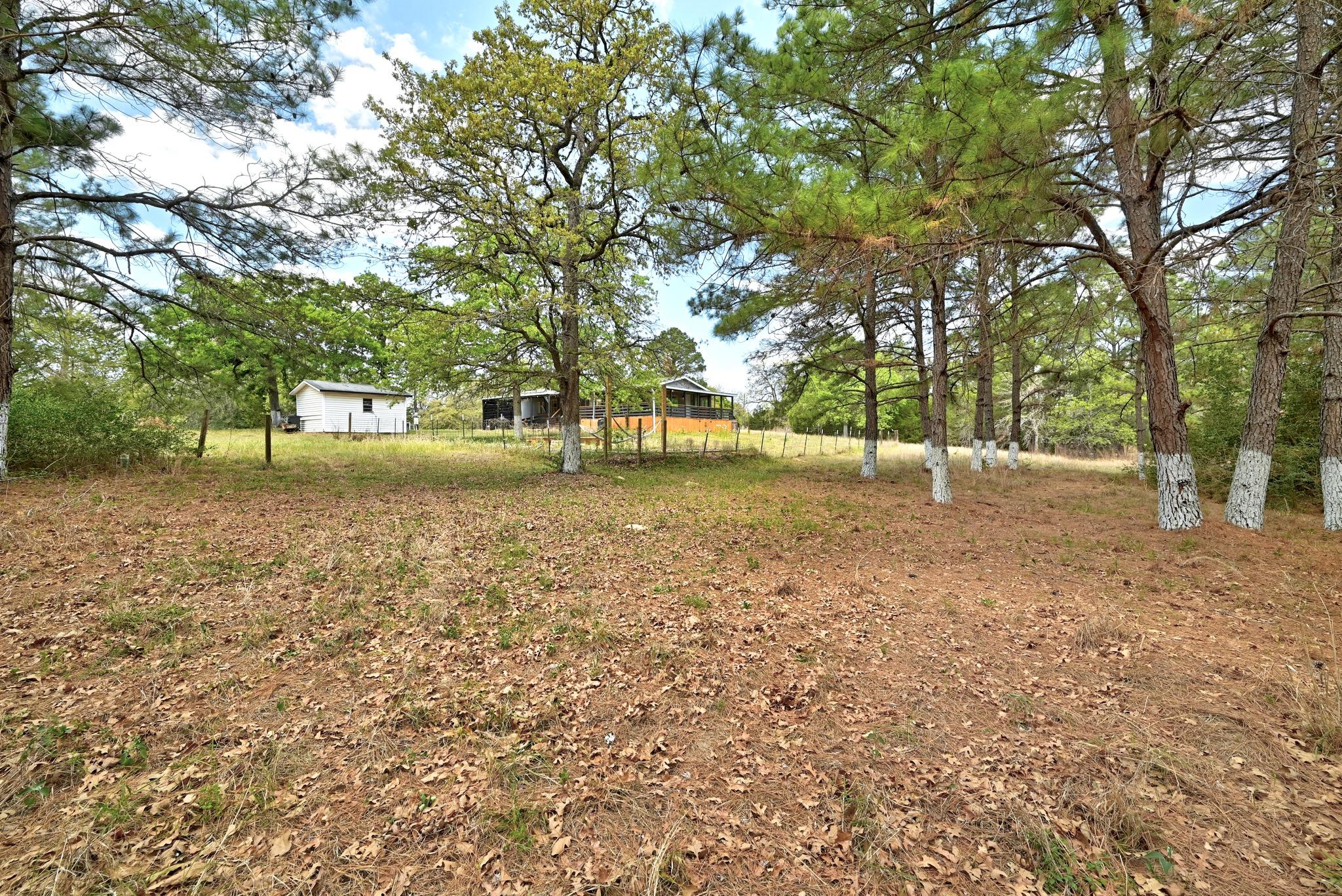 159 Farris Ln, Smithville, TX 78957