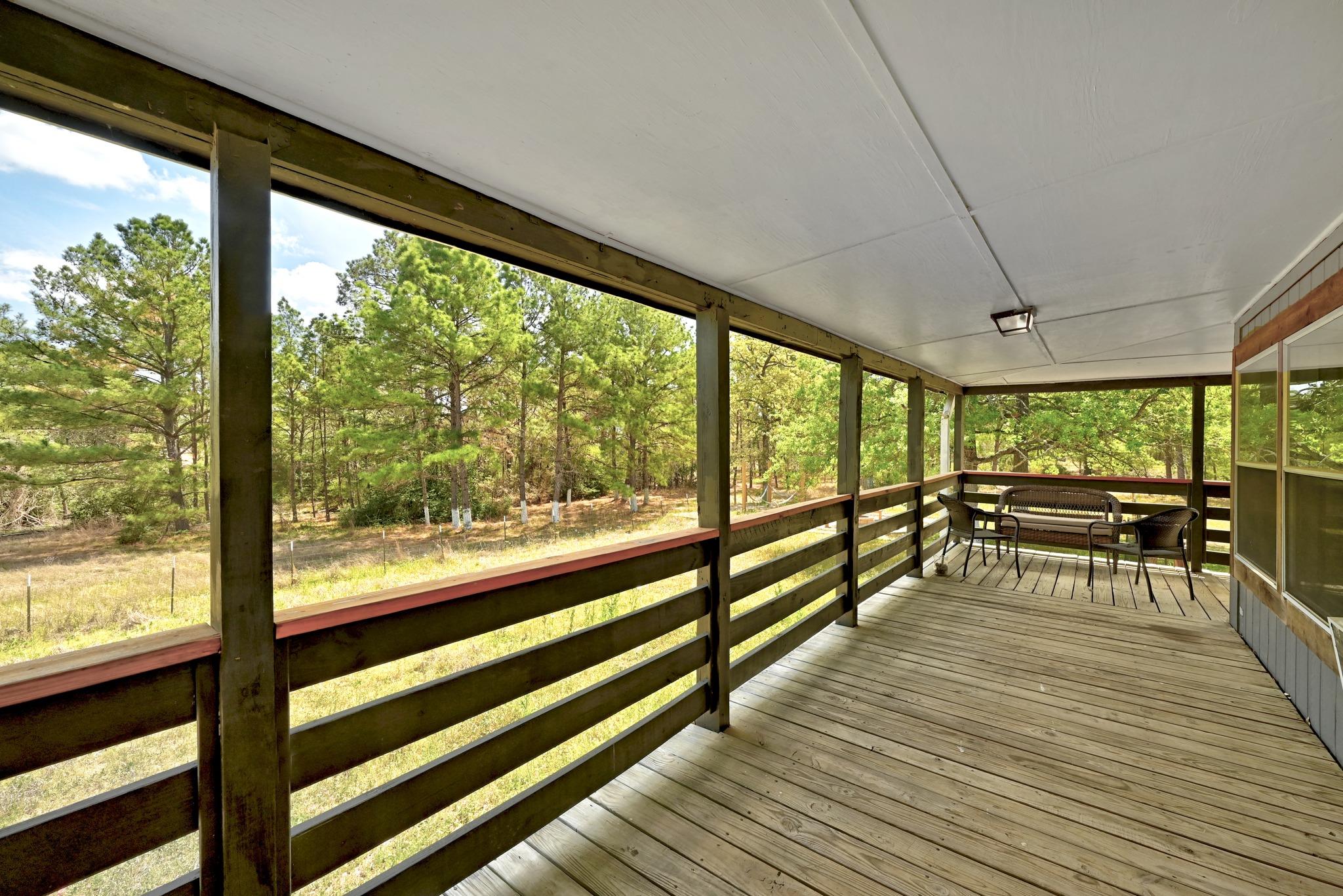 159 Farris Ln, Smithville, TX 78957