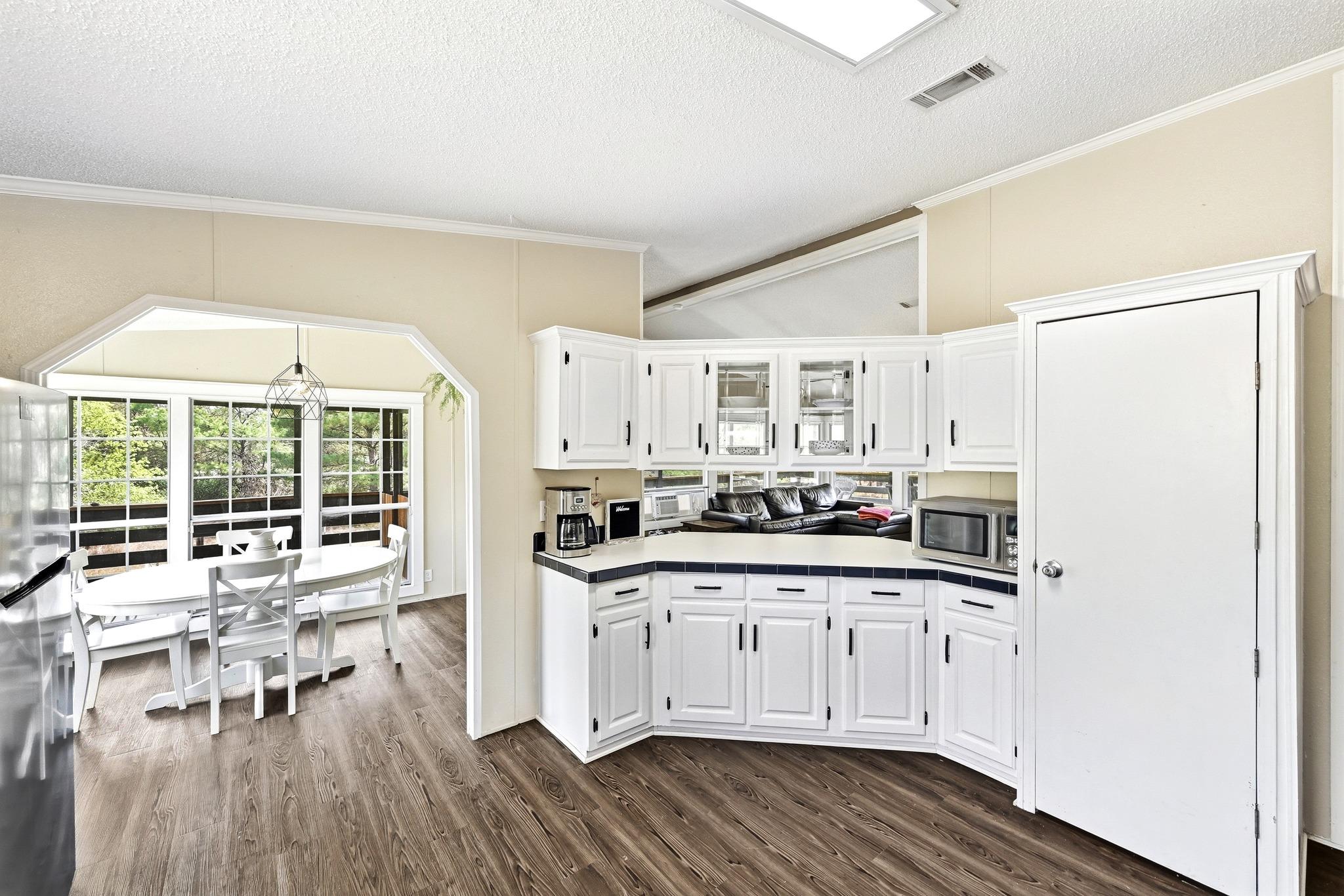 159 Farris Ln, Smithville, TX 78957