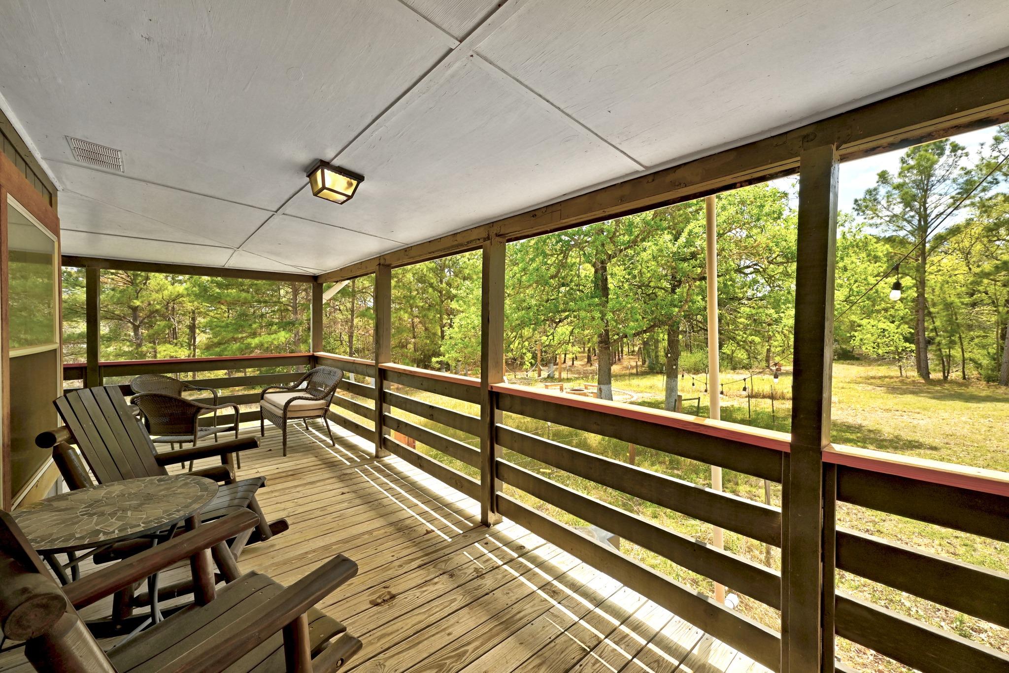 159 Farris Ln, Smithville, TX 78957