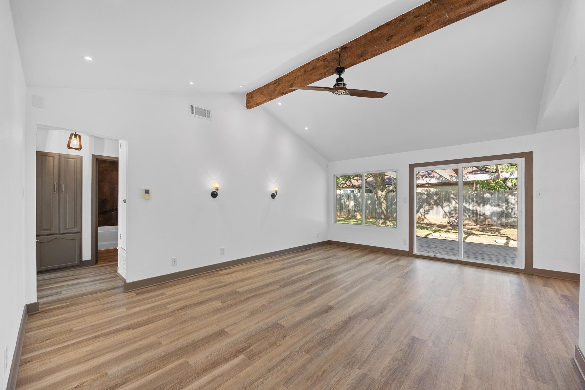 7810 Woodcroft Dr, Austin, TX 78749