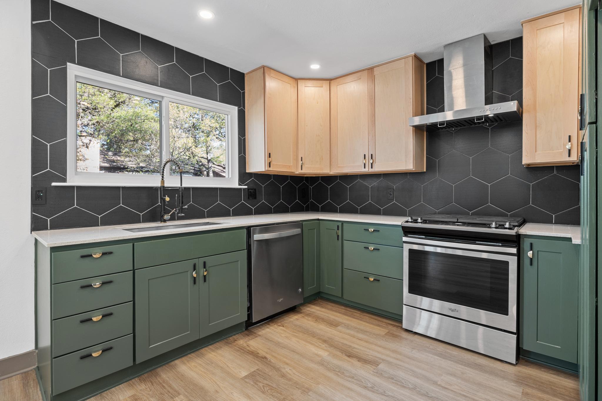 7810 Woodcroft Dr, Austin, TX 78749