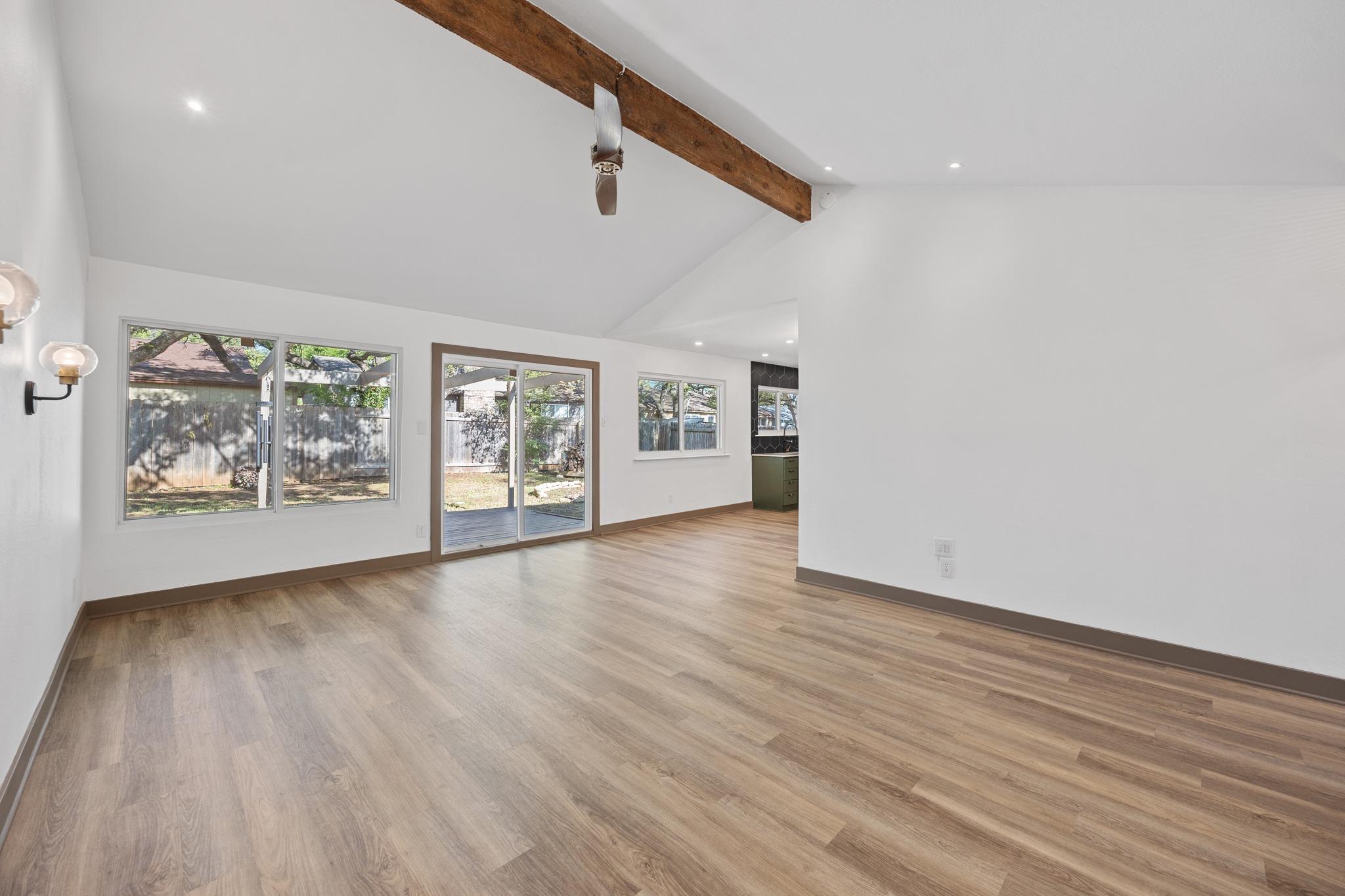 7810 Woodcroft Dr, Austin, TX 78749