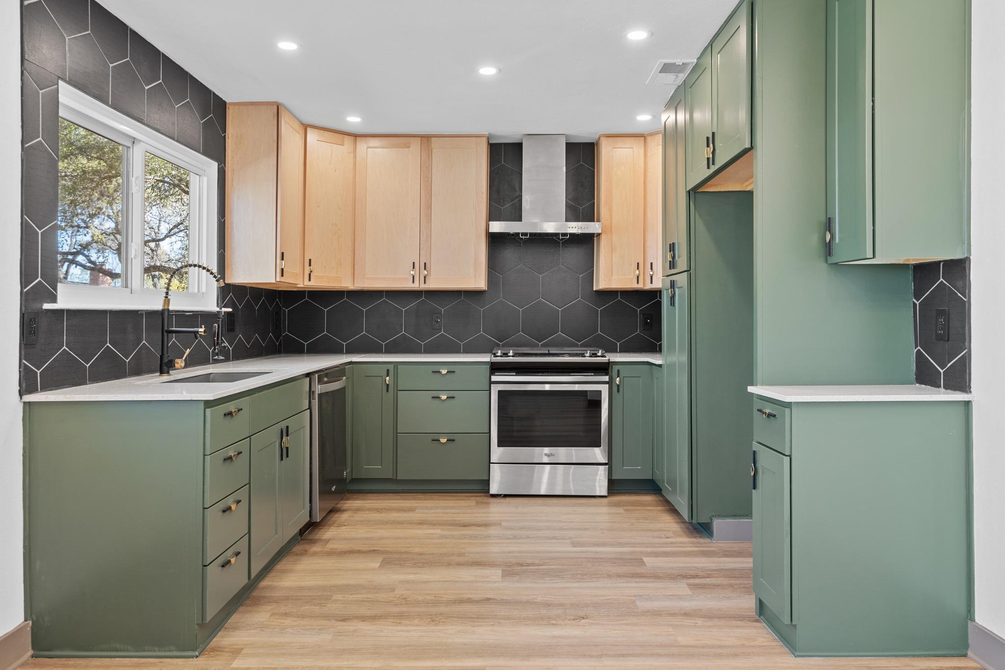 7810 Woodcroft Dr, Austin, TX 78749