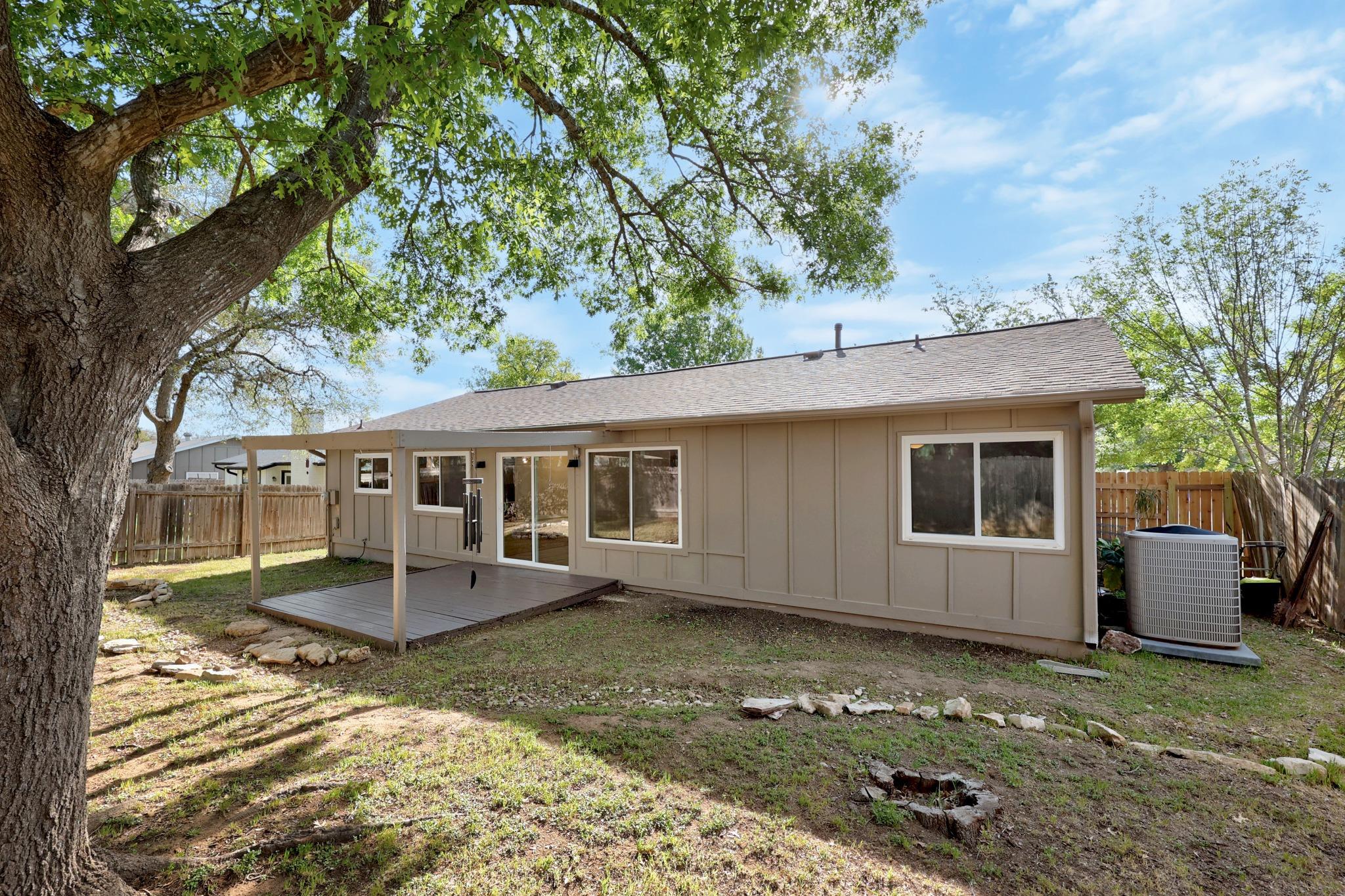 7810 Woodcroft Dr, Austin, TX 78749