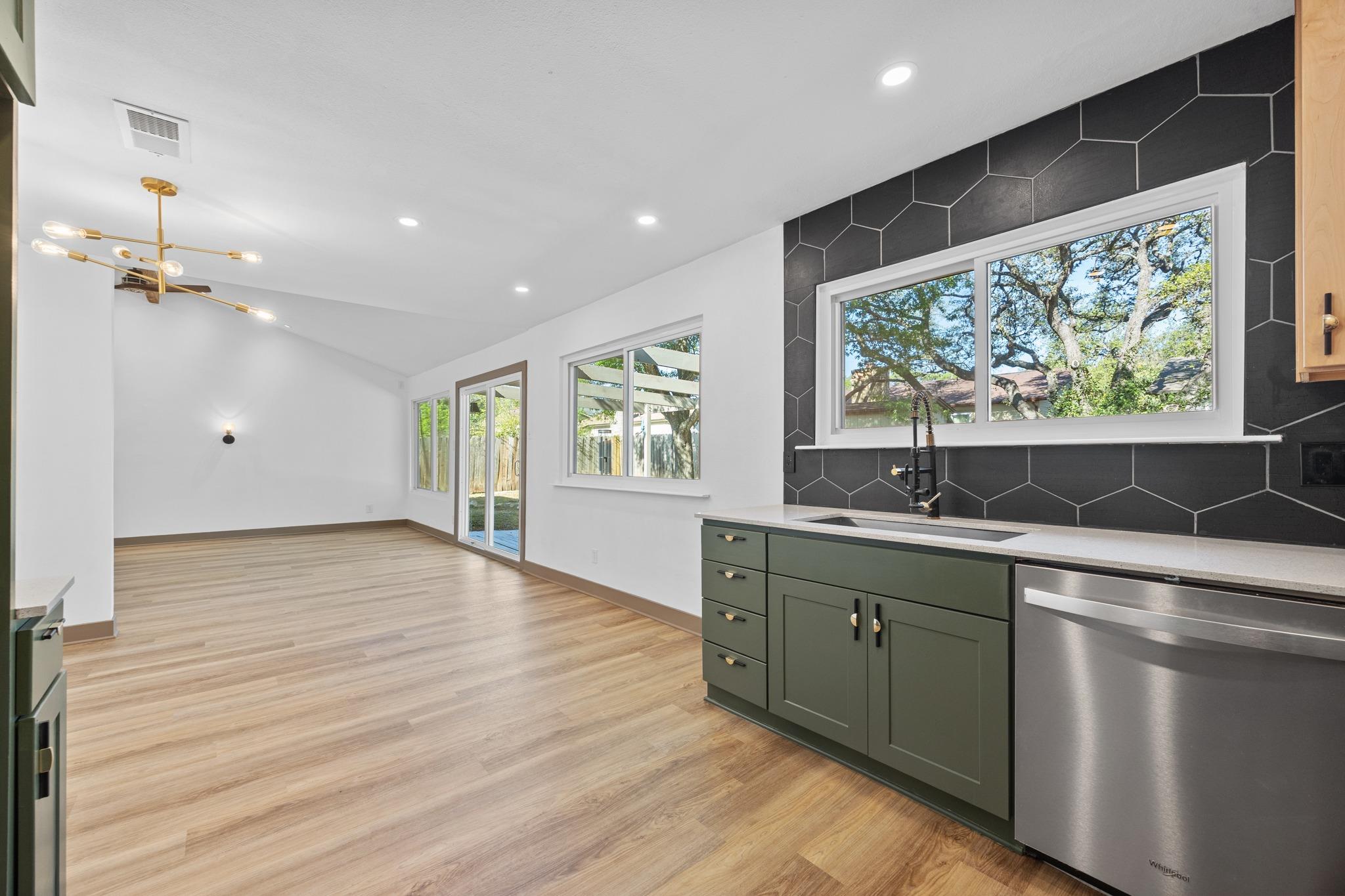 7810 Woodcroft Dr, Austin, TX 78749