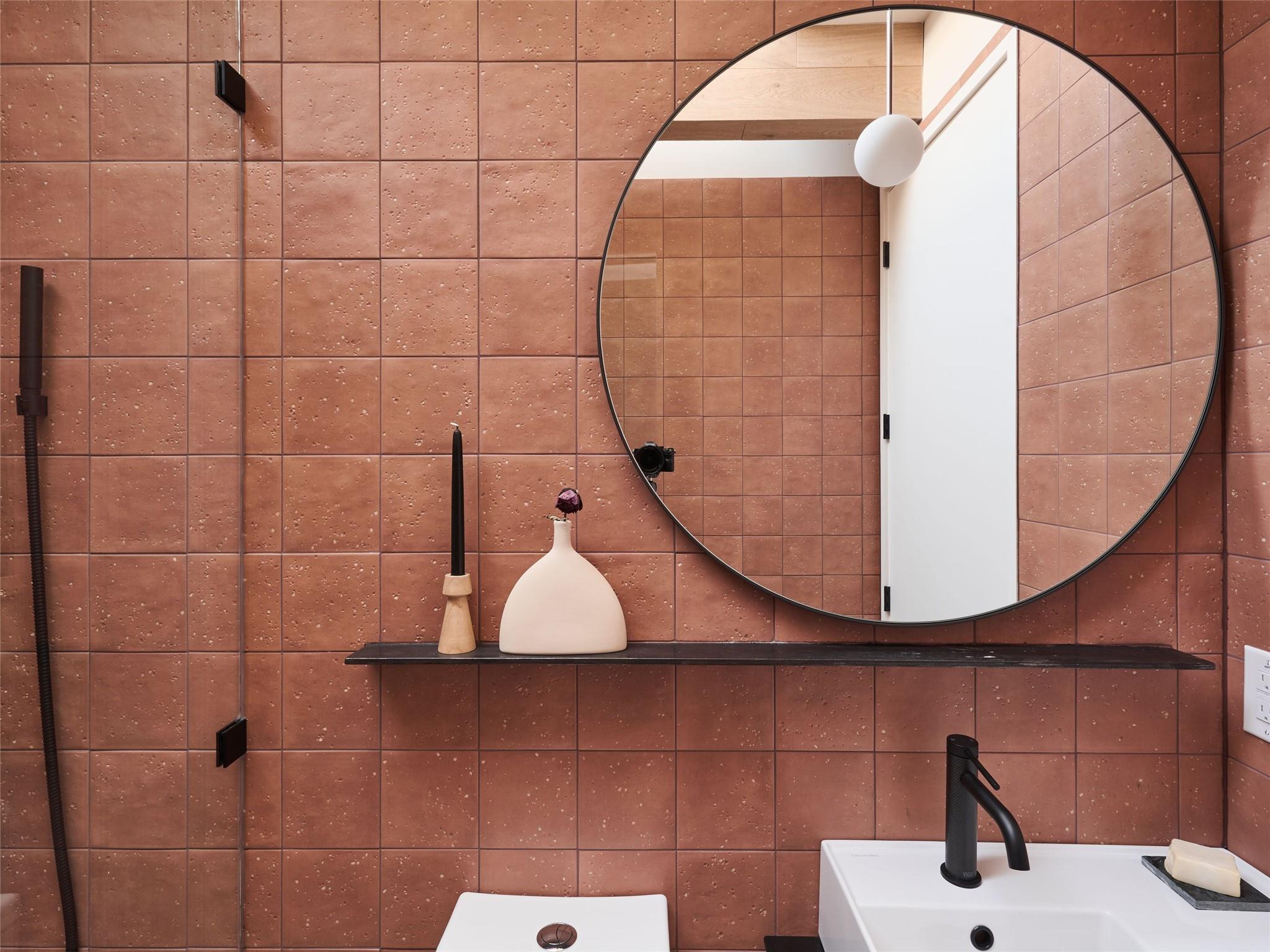 1000 Gullett St # 2, Austin, TX 78702