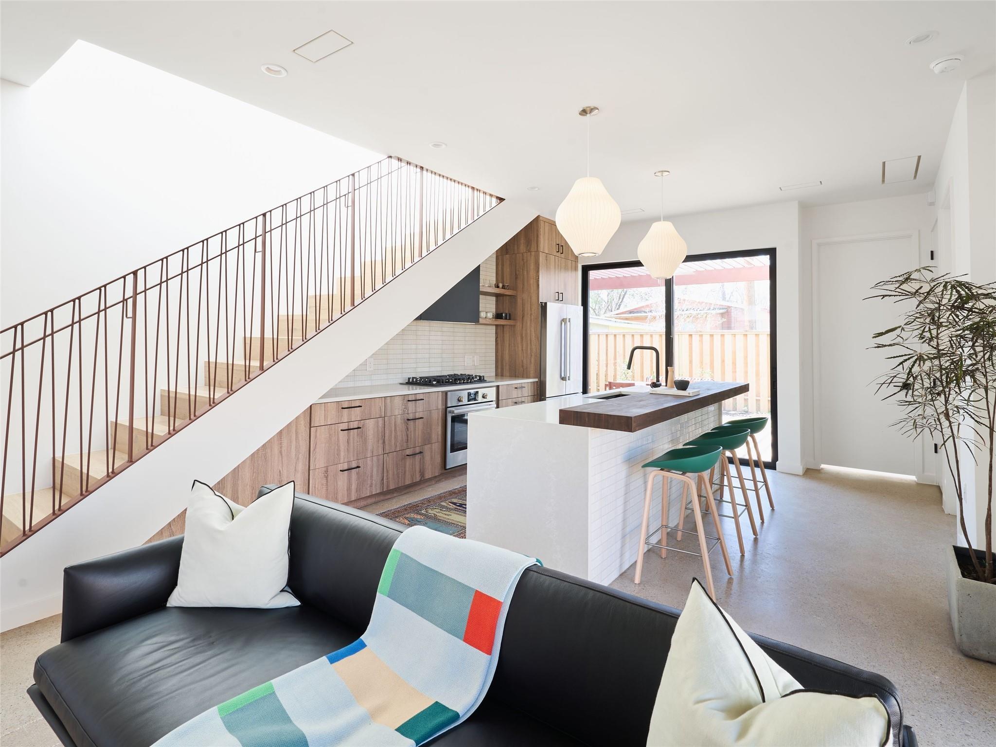 1000 Gullett St # 2, Austin, TX 78702