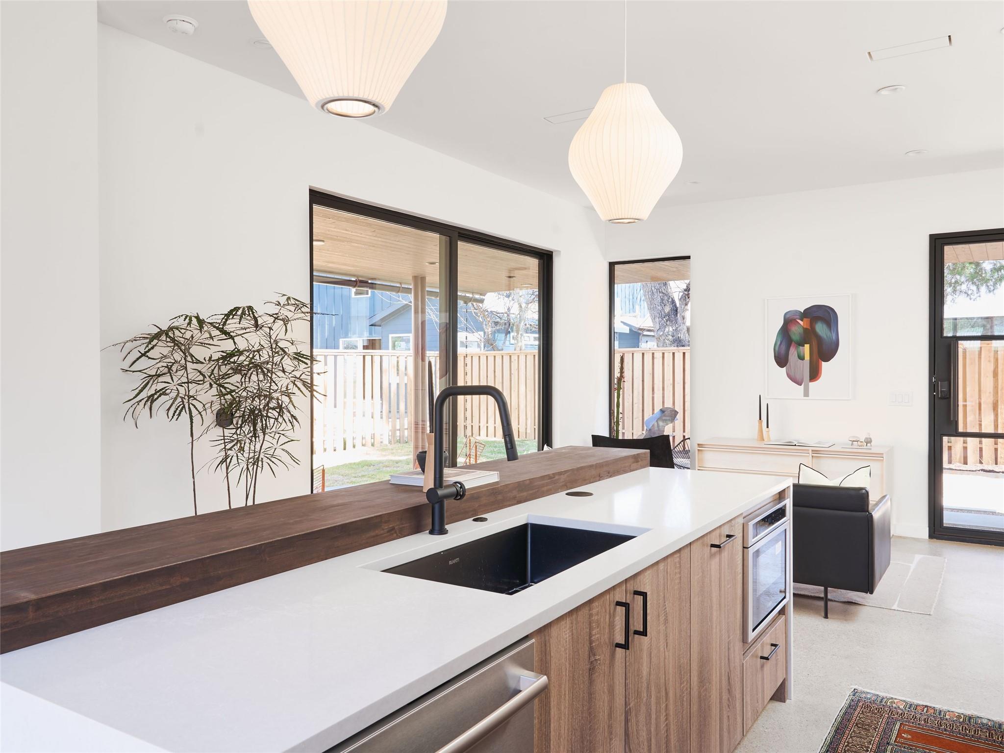 1000 Gullett St # 2, Austin, TX 78702