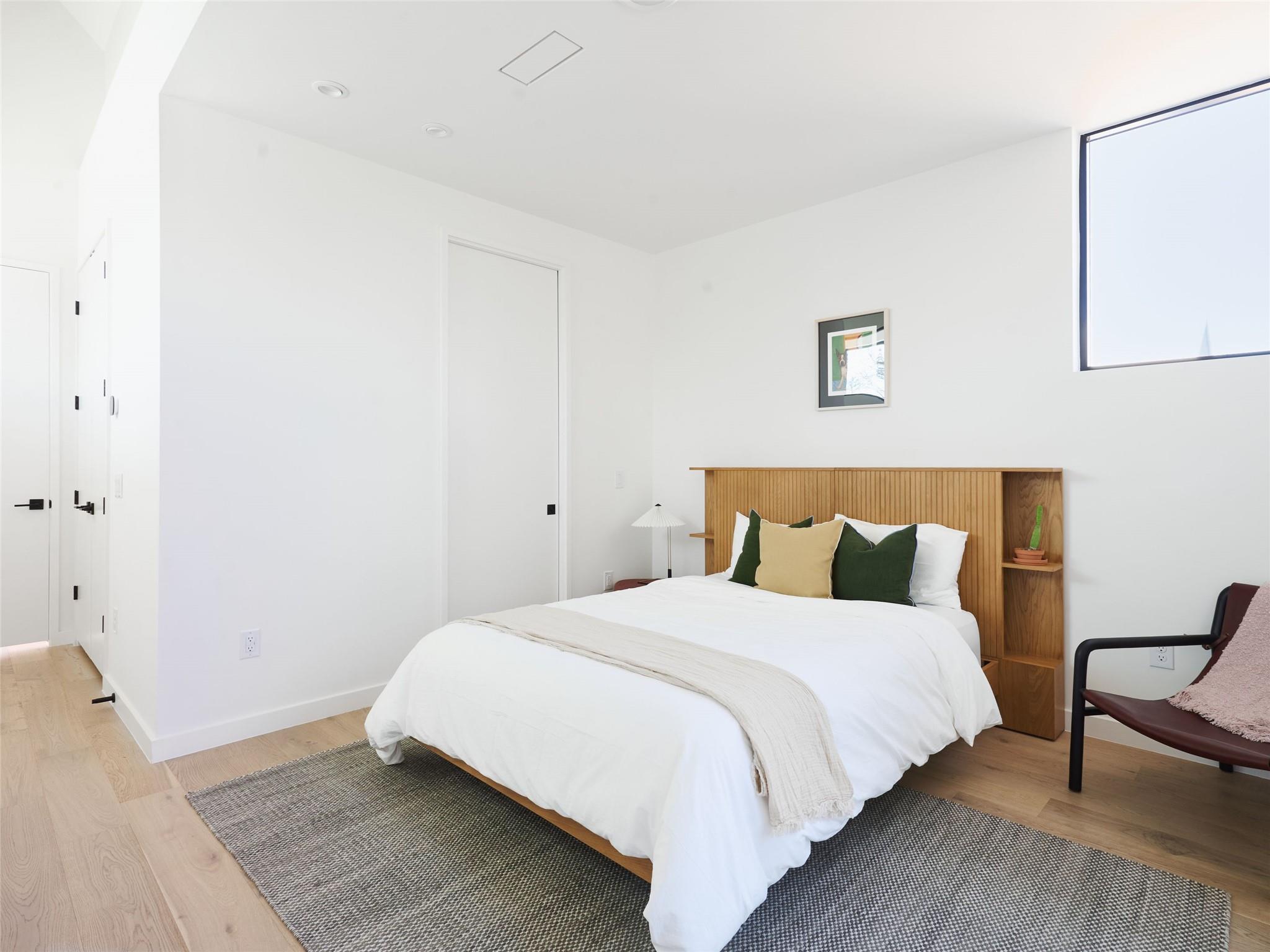 1000 Gullett St # 2, Austin, TX 78702