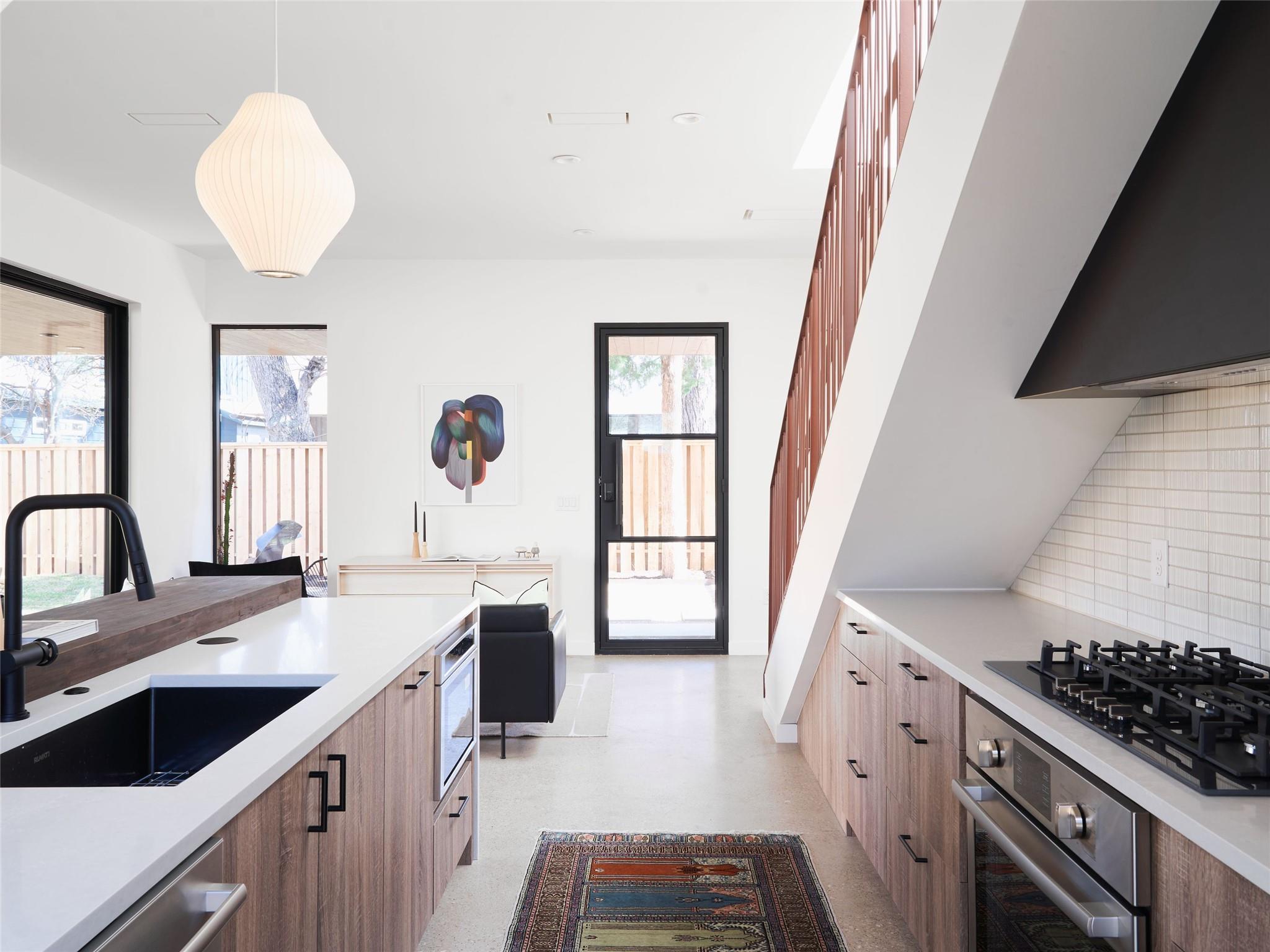 1000 Gullett St # 2, Austin, TX 78702