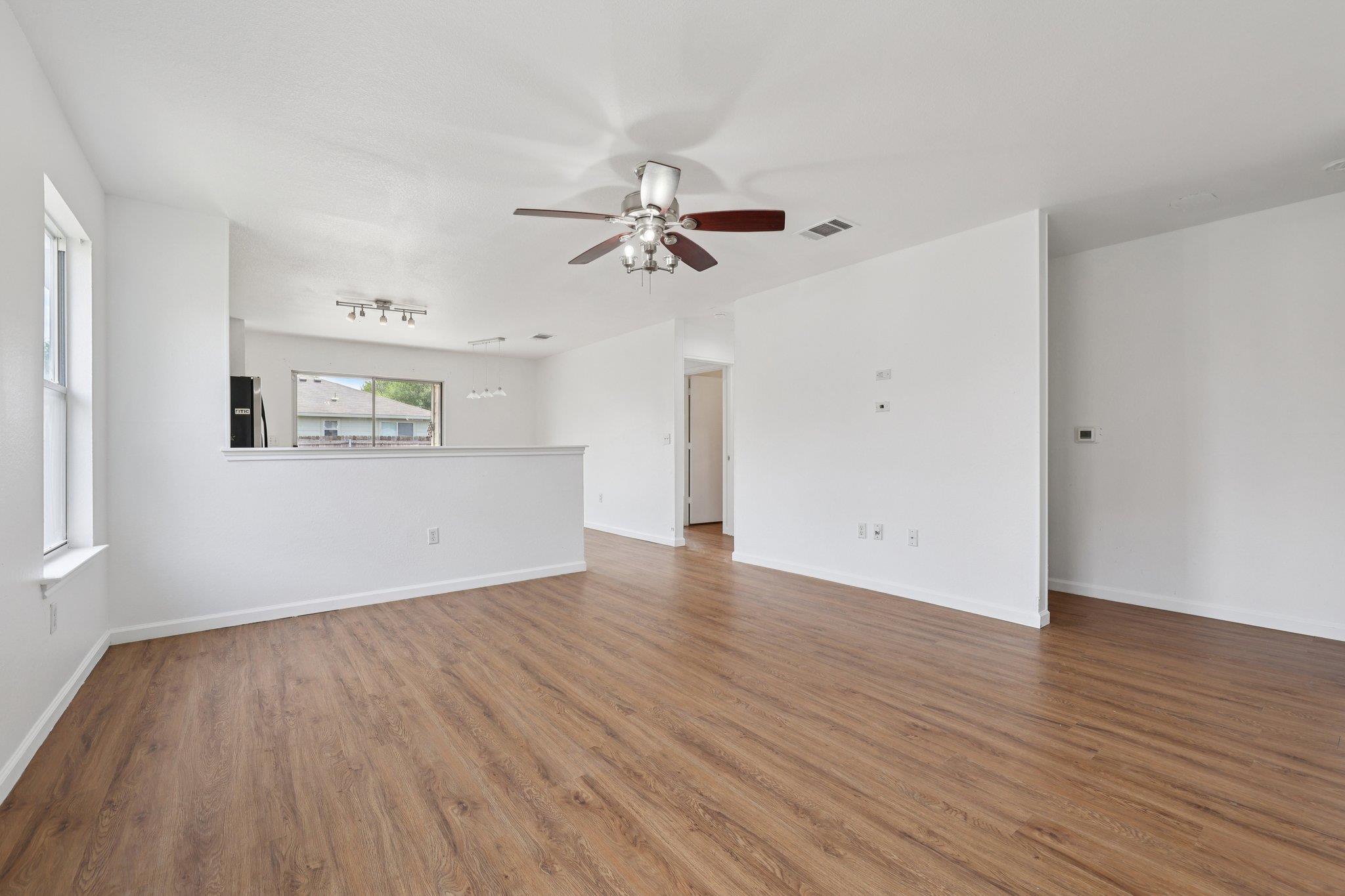 12617 Campana Dr, Del Valle, TX 78617