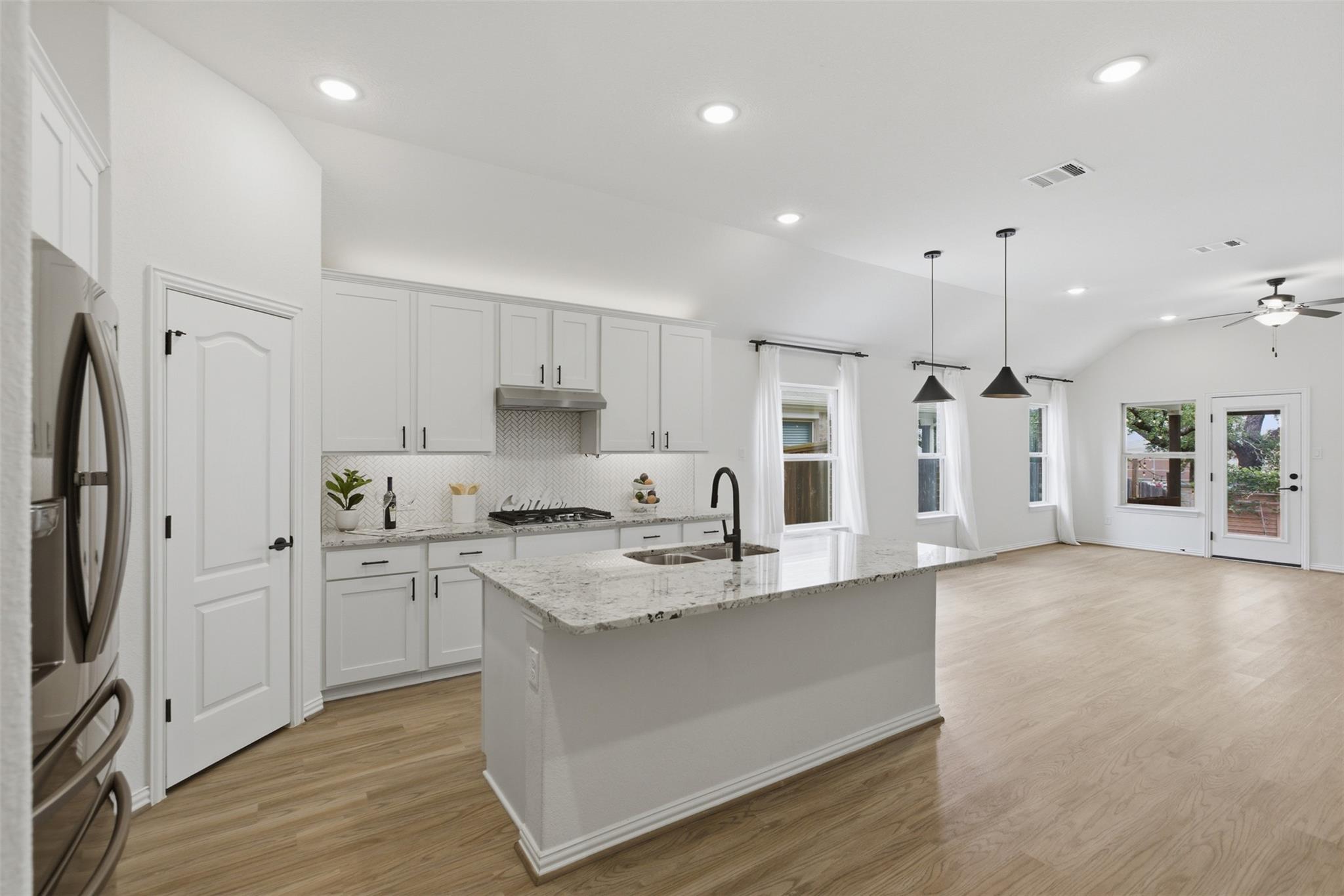2236 McClendon Trl, Leander, TX 78641