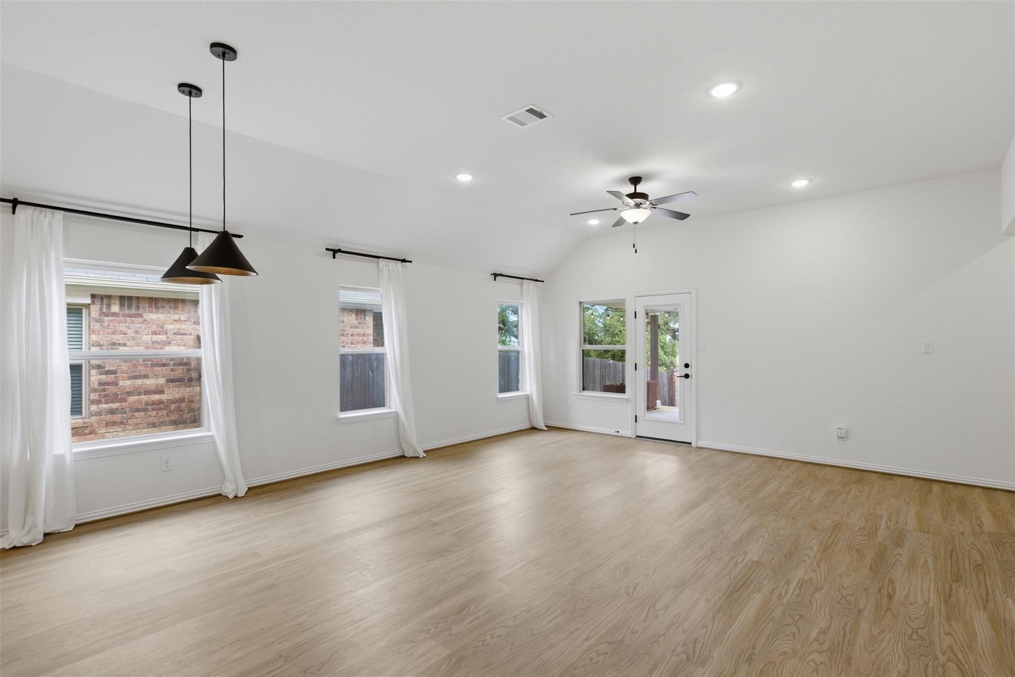 2236 McClendon Trl, Leander, TX 78641