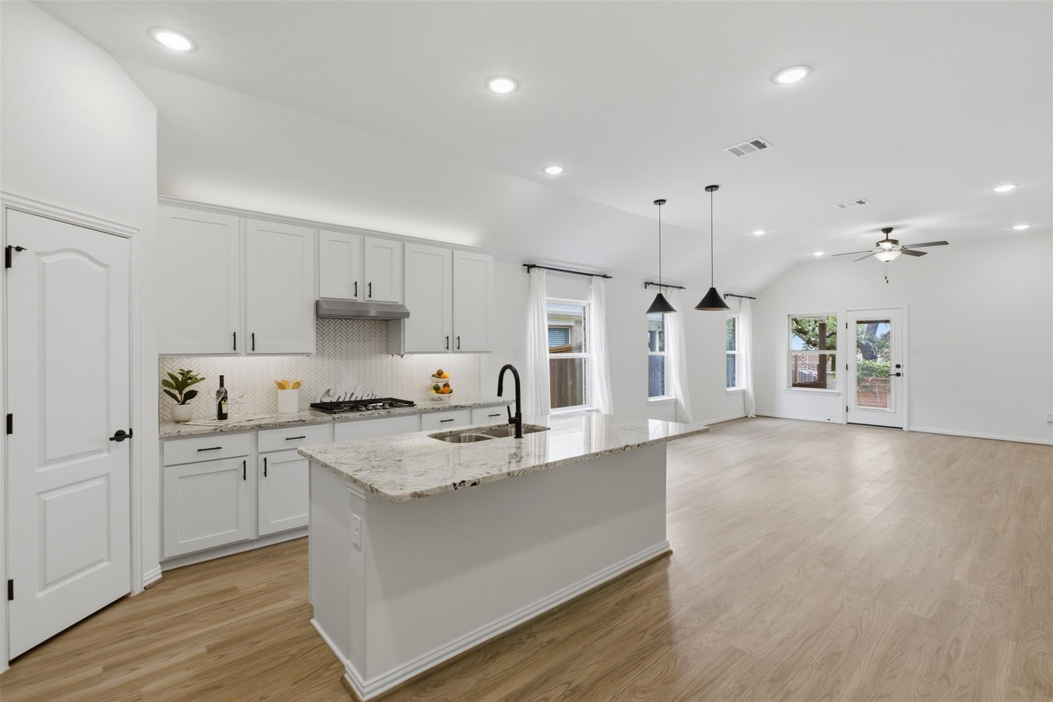 2236 McClendon Trl, Leander, TX 78641