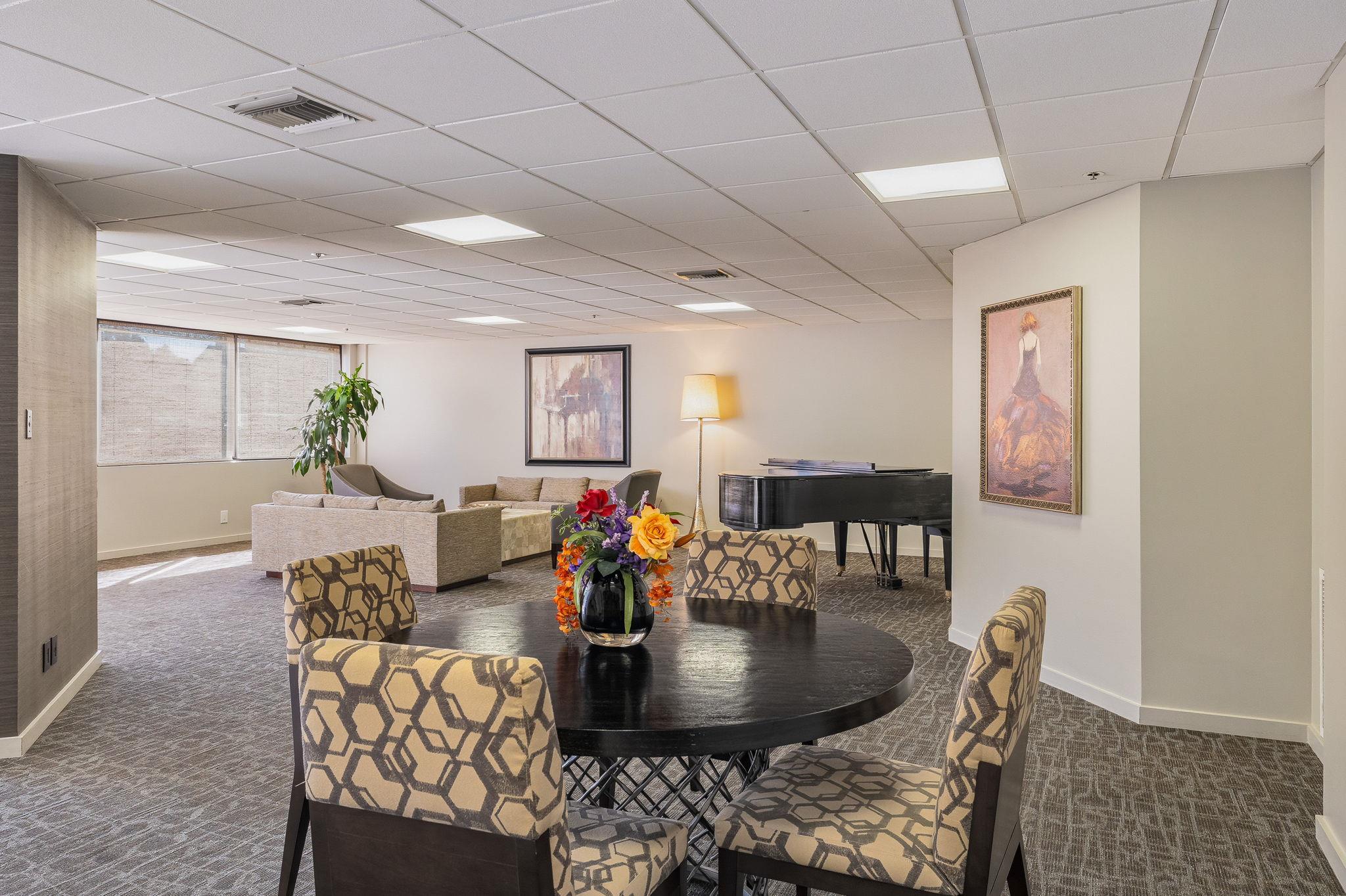 40 N Interstate 35 Highway N # 1B3, Austin, TX 78701