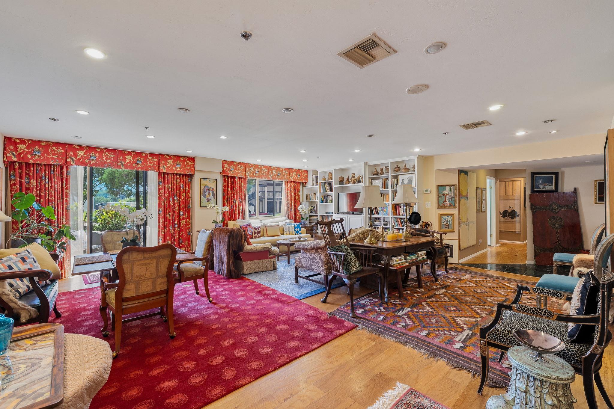 40 N Interstate 35 Highway N # 1B3, Austin, TX 78701