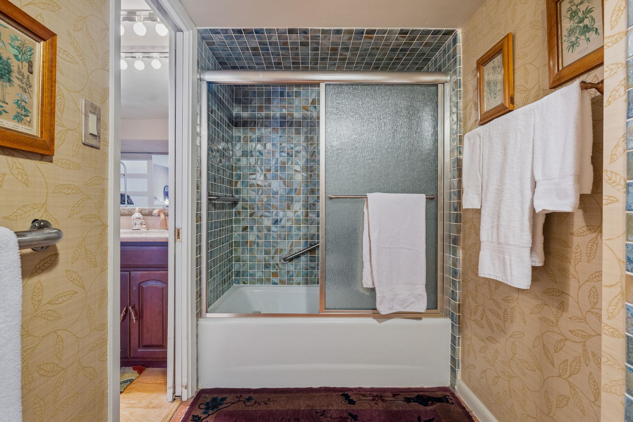 40 N Interstate 35 Highway N # 1B3, Austin, TX 78701