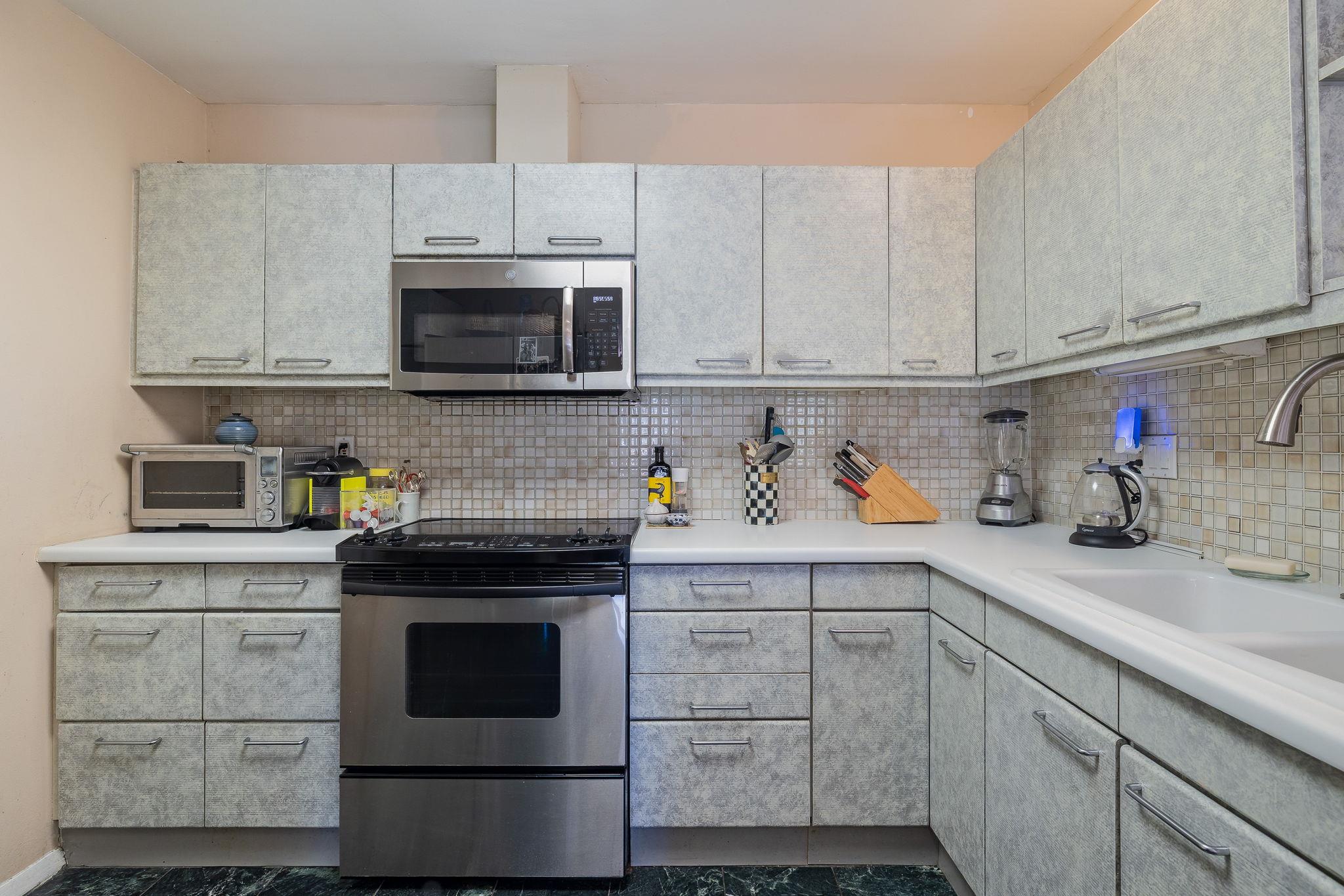 40 N Interstate 35 Highway N # 1B3, Austin, TX 78701