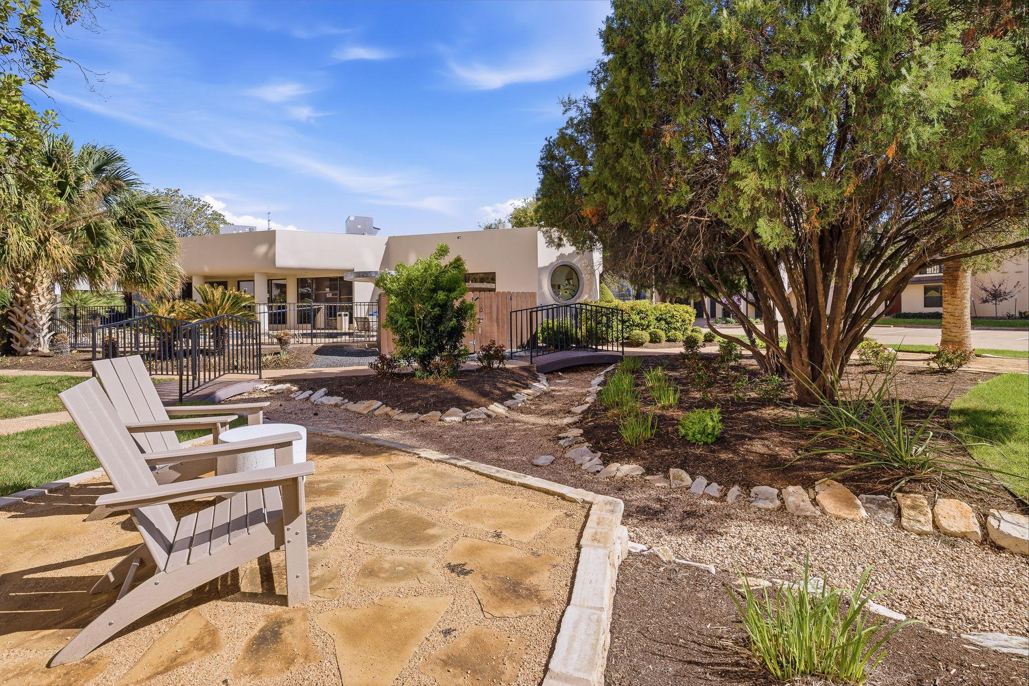 40 N Interstate 35 Highway N # 1B3, Austin, TX 78701