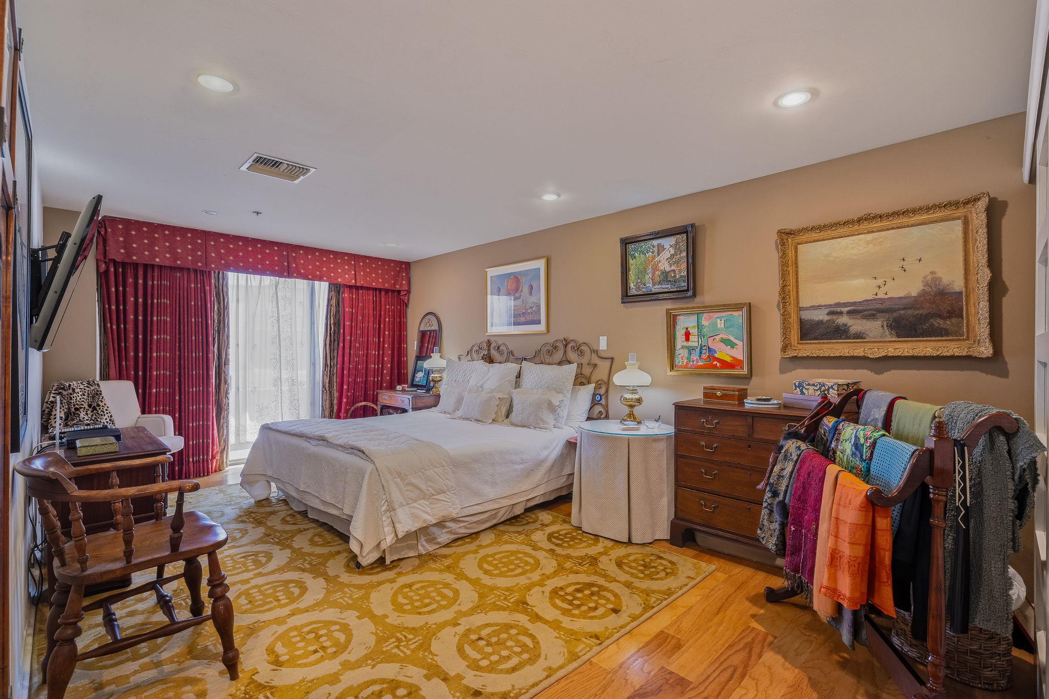 40 N Interstate 35 Highway N # 1B3, Austin, TX 78701