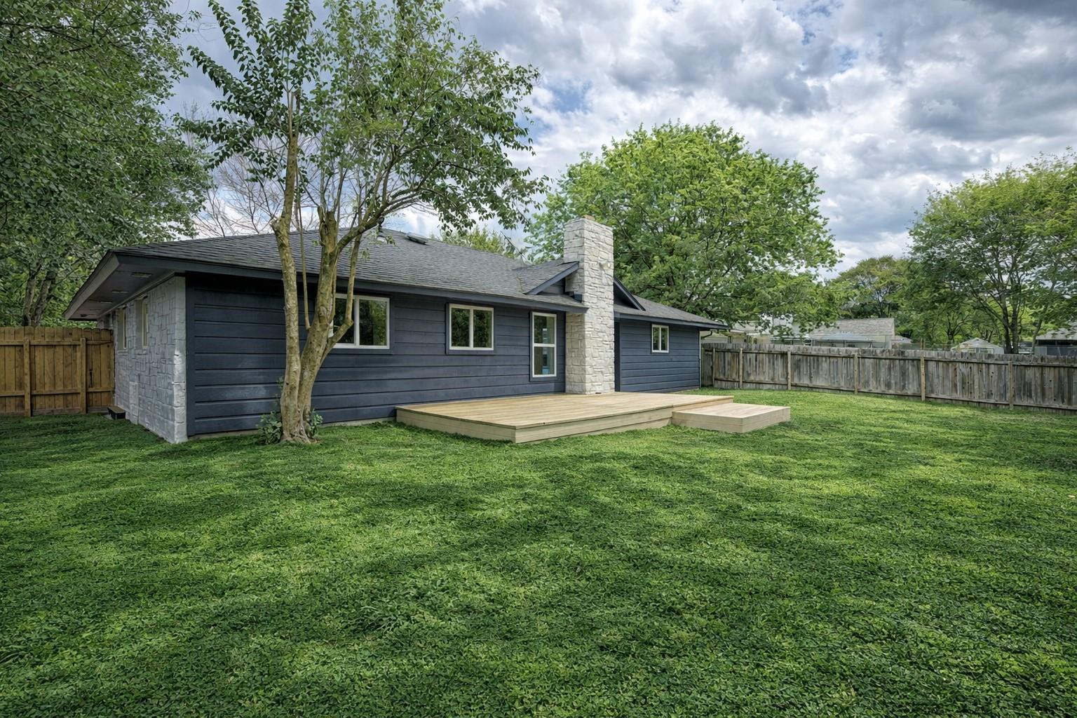 9801 Oak Hollow Dr, Austin, TX 78758