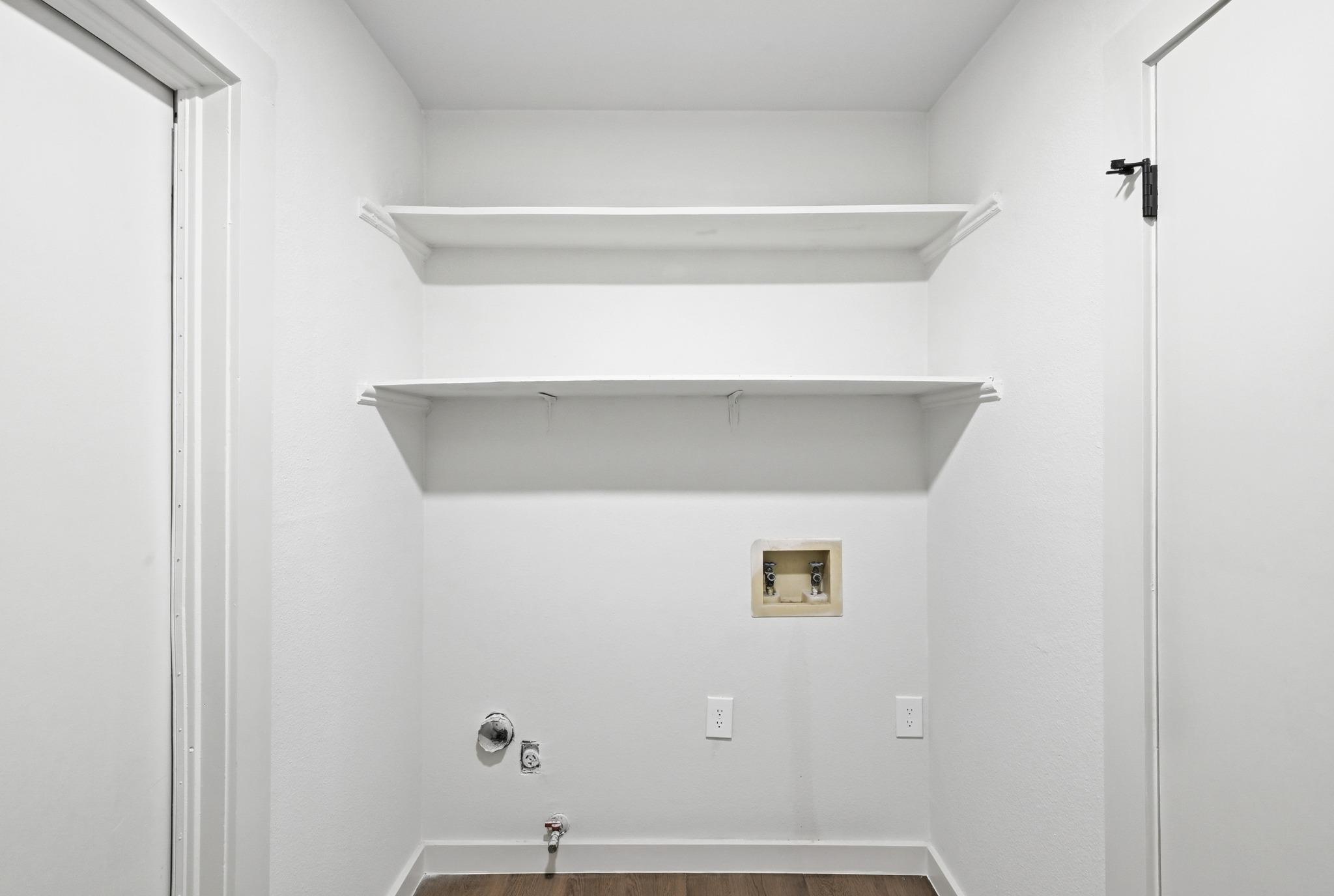 9801 Oak Hollow Dr, Austin, TX 78758