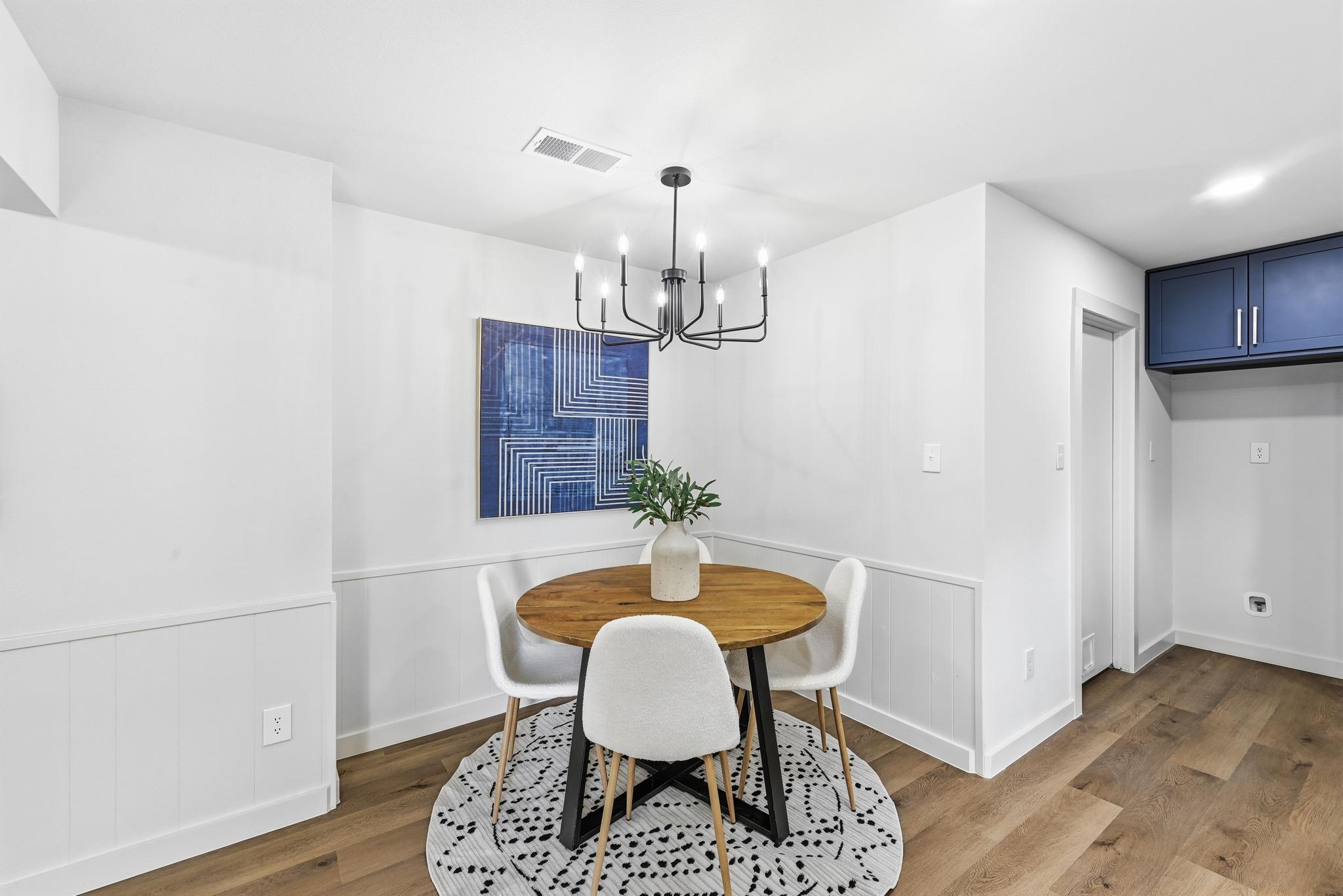 9801 Oak Hollow Dr, Austin, TX 78758