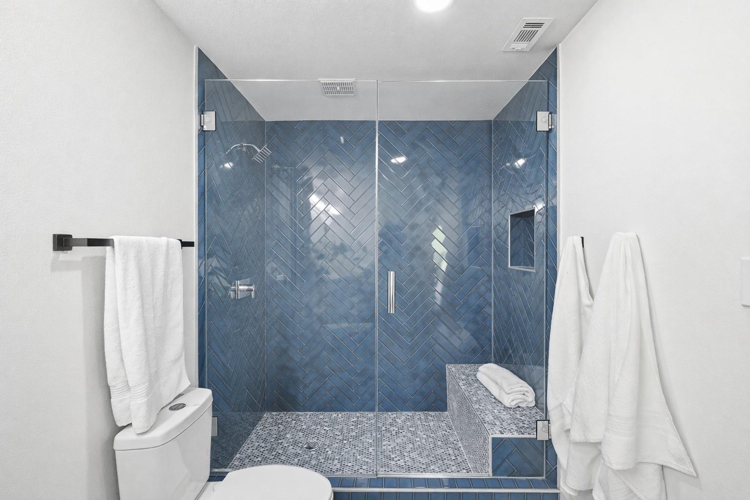 9801 Oak Hollow Dr, Austin, TX 78758