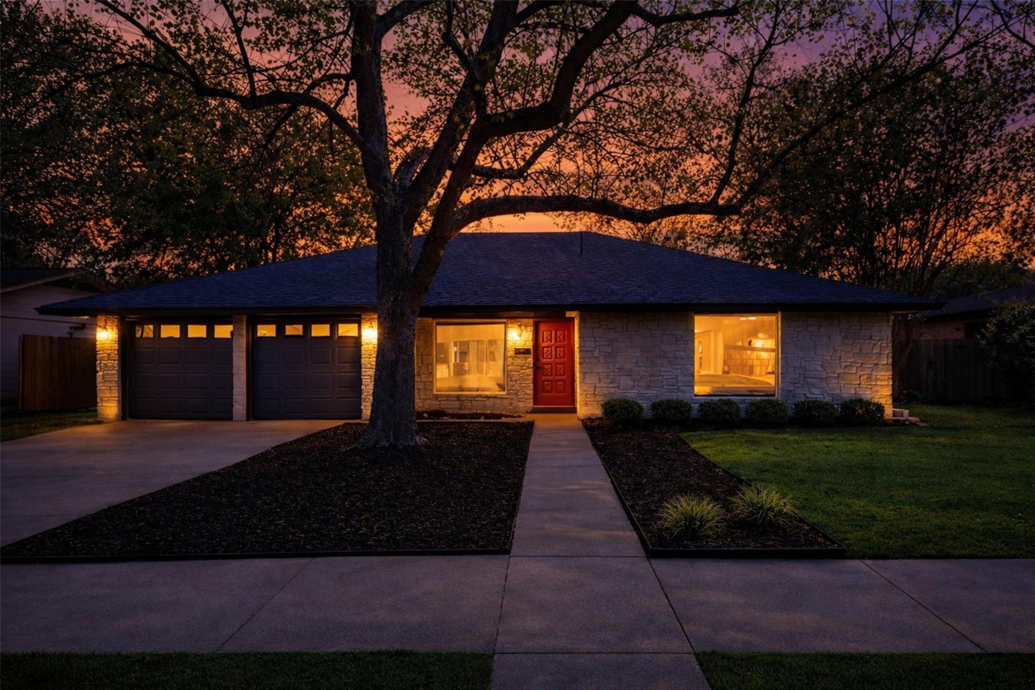 9801 Oak Hollow Dr, Austin, TX 78758