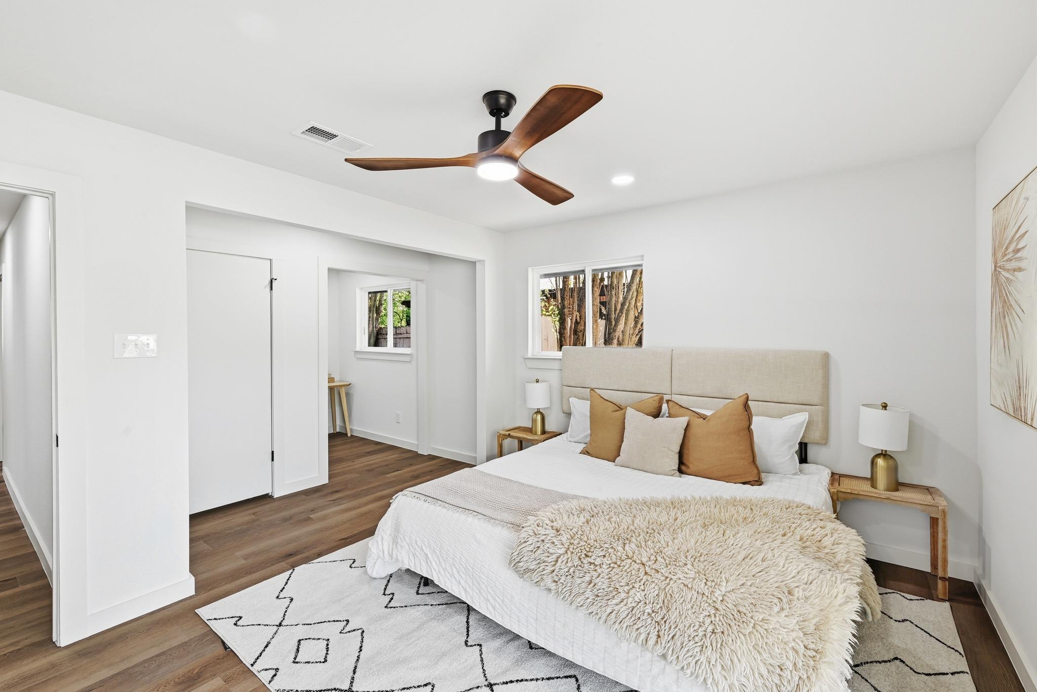 9801 Oak Hollow Dr, Austin, TX 78758