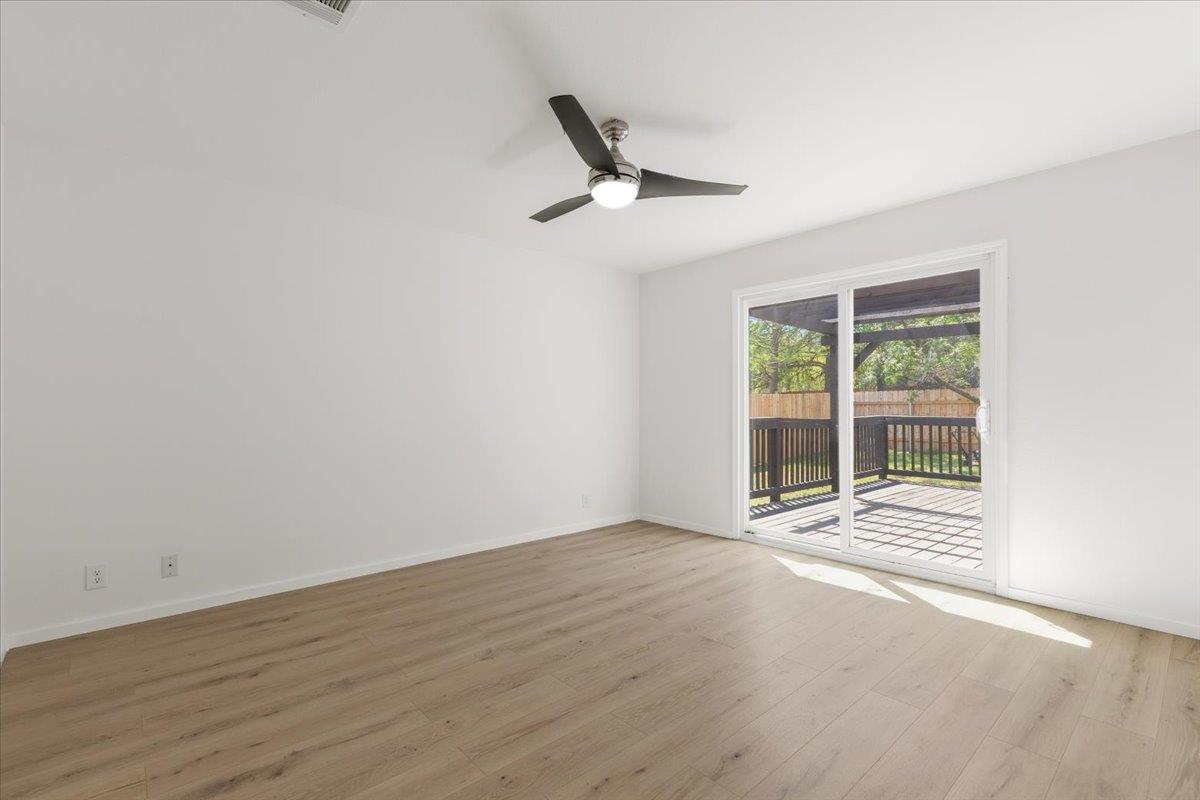 1801 Brentwood Dr, Leander, TX 78641