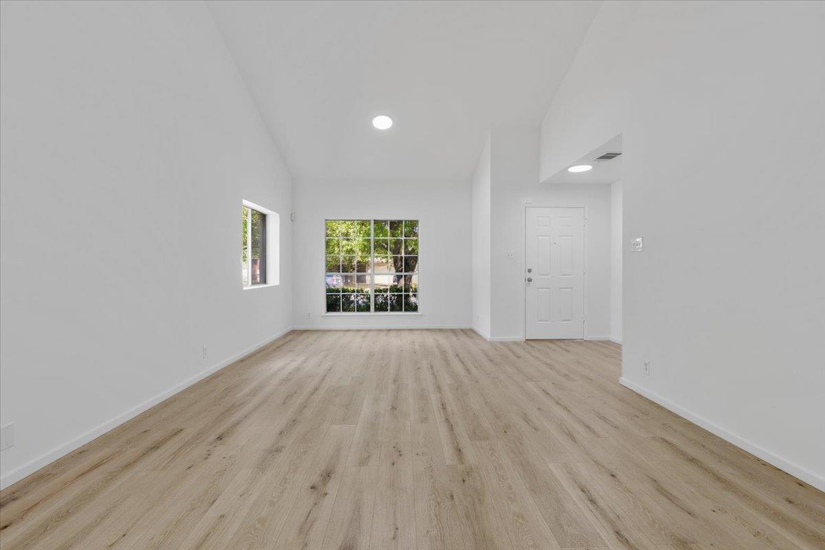 1801 Brentwood Dr, Leander, TX 78641