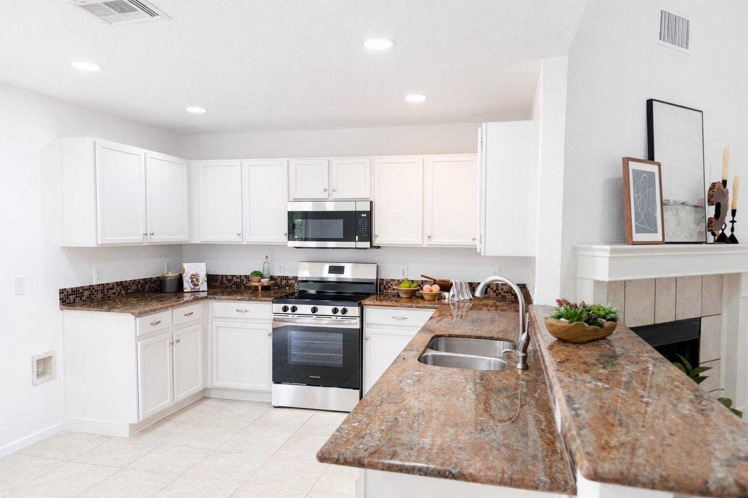 1801 Brentwood Dr, Leander, TX 78641