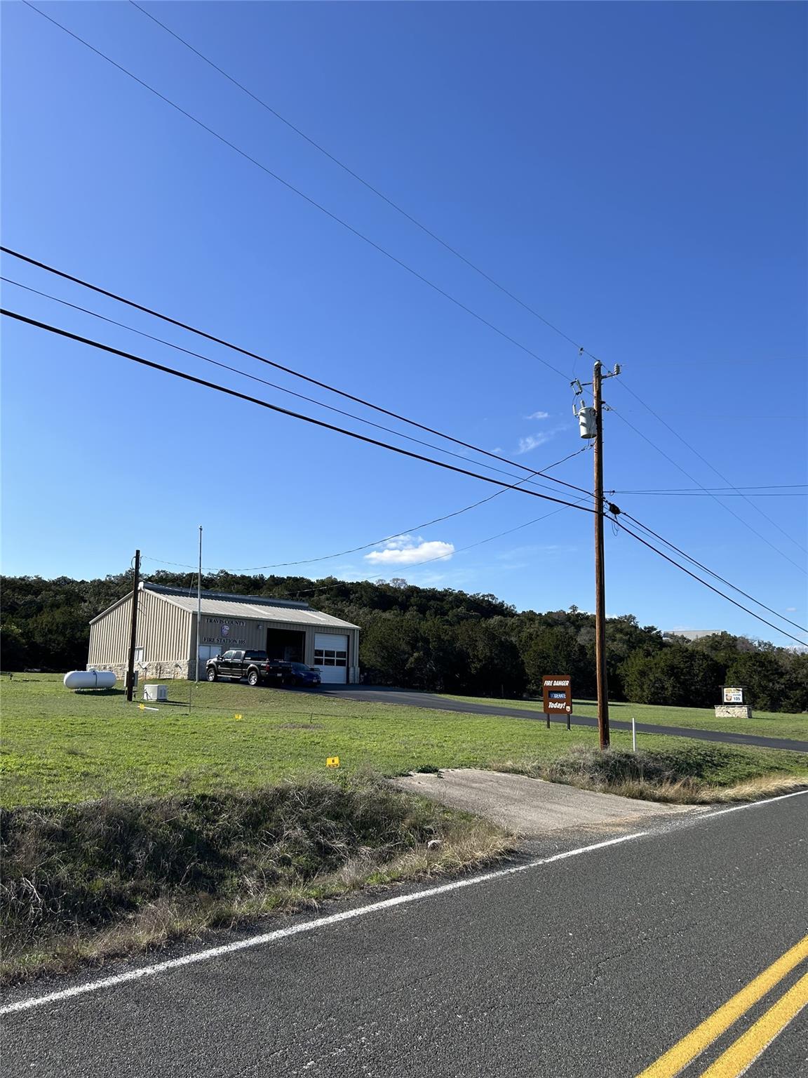 36 Travis Oaks Dr, Marble Falls, TX 78654