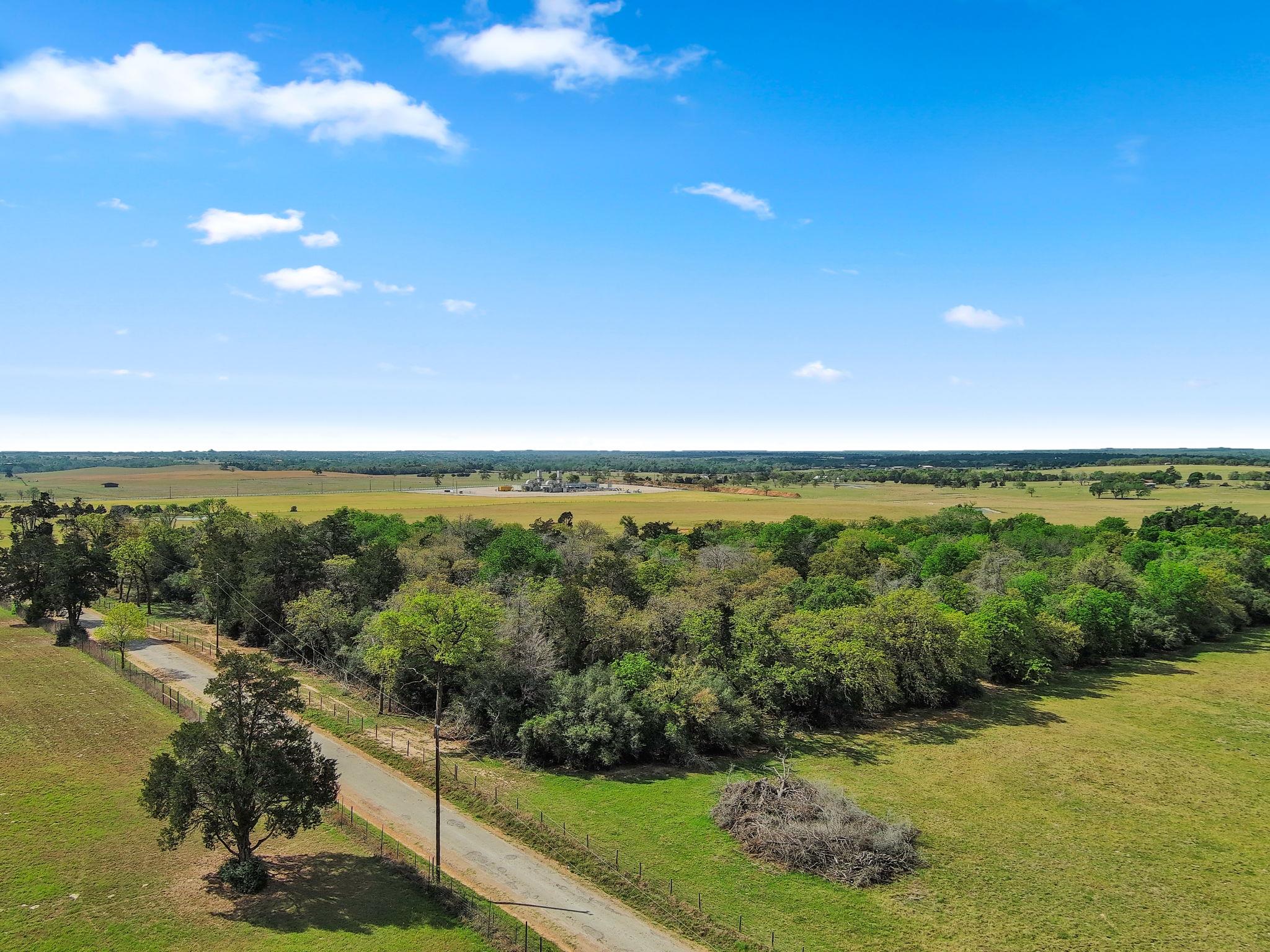 3669 County Road 326, Lexington, TX 78947