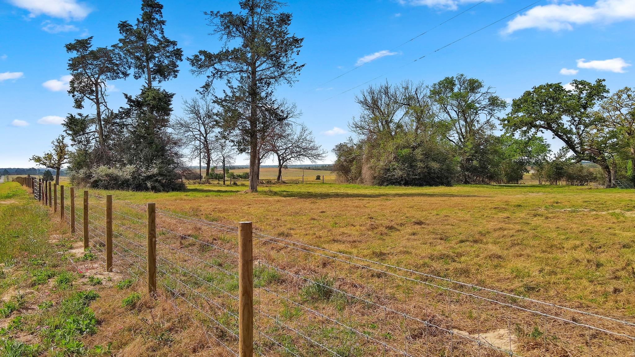 3669 County Road 326, Lexington, TX 78947