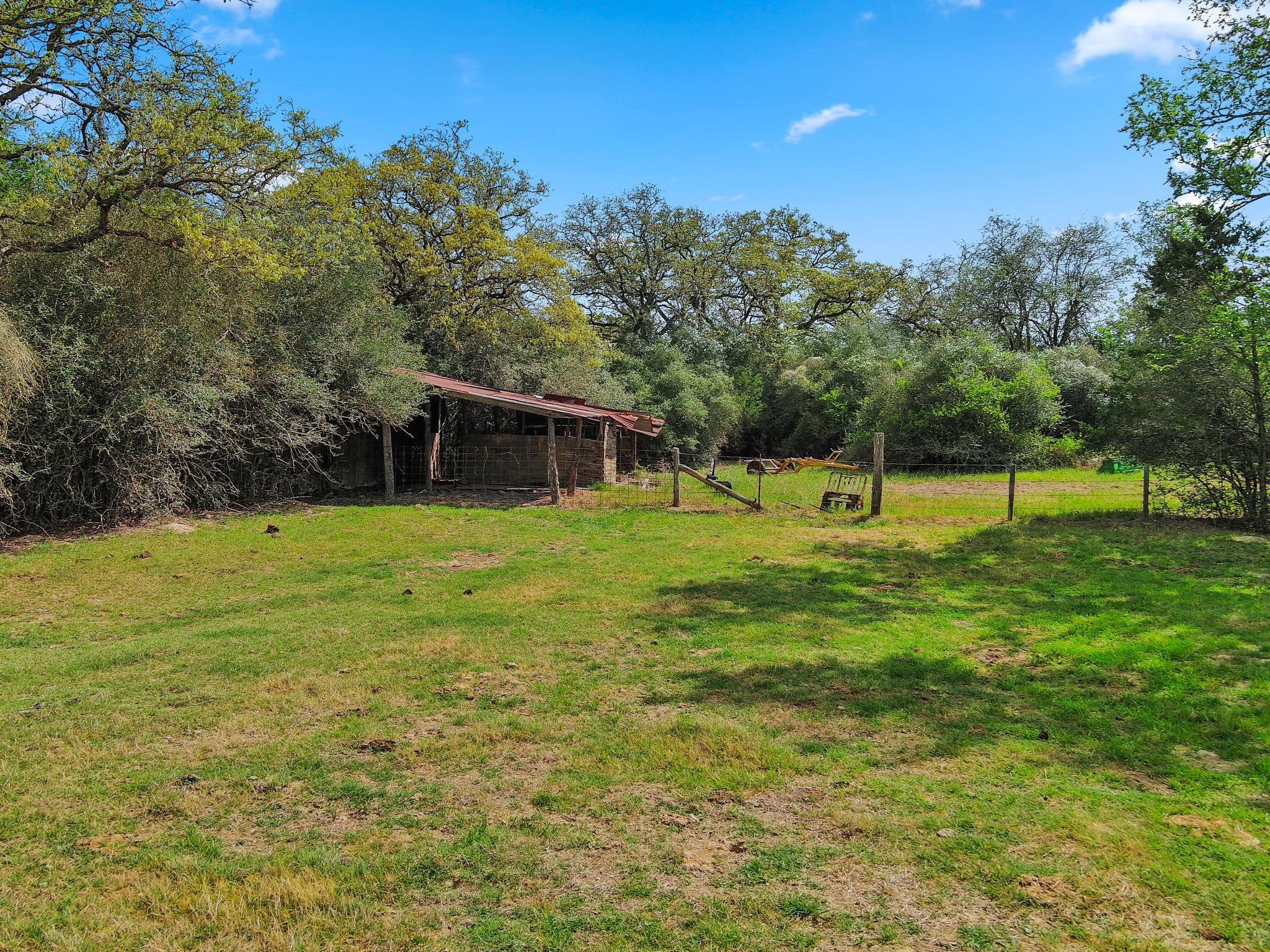 3669 County Road 326, Lexington, TX 78947